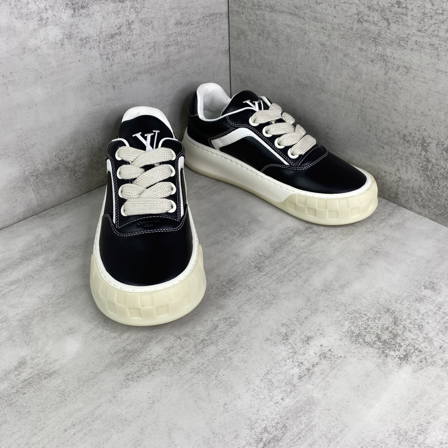 LV 原單 Trainer Maxi 拼色厚底運動鞋 深藍白配色