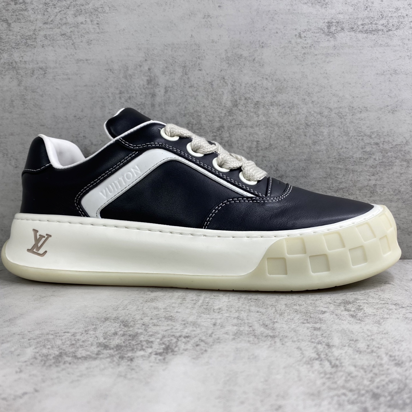 LV 原單 Trainer Maxi 拼色厚底運動鞋 深藍白配色| 10 LV 原單 Trainer Maxi 拼色厚底運動鞋 深藍白配色