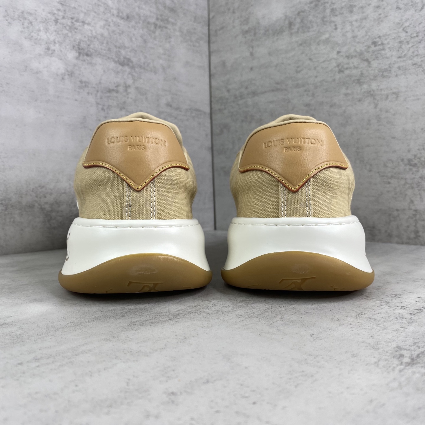 LV A貨 Trainer Maxi Monogram 帆布厚底休閒鞋 卡其色
