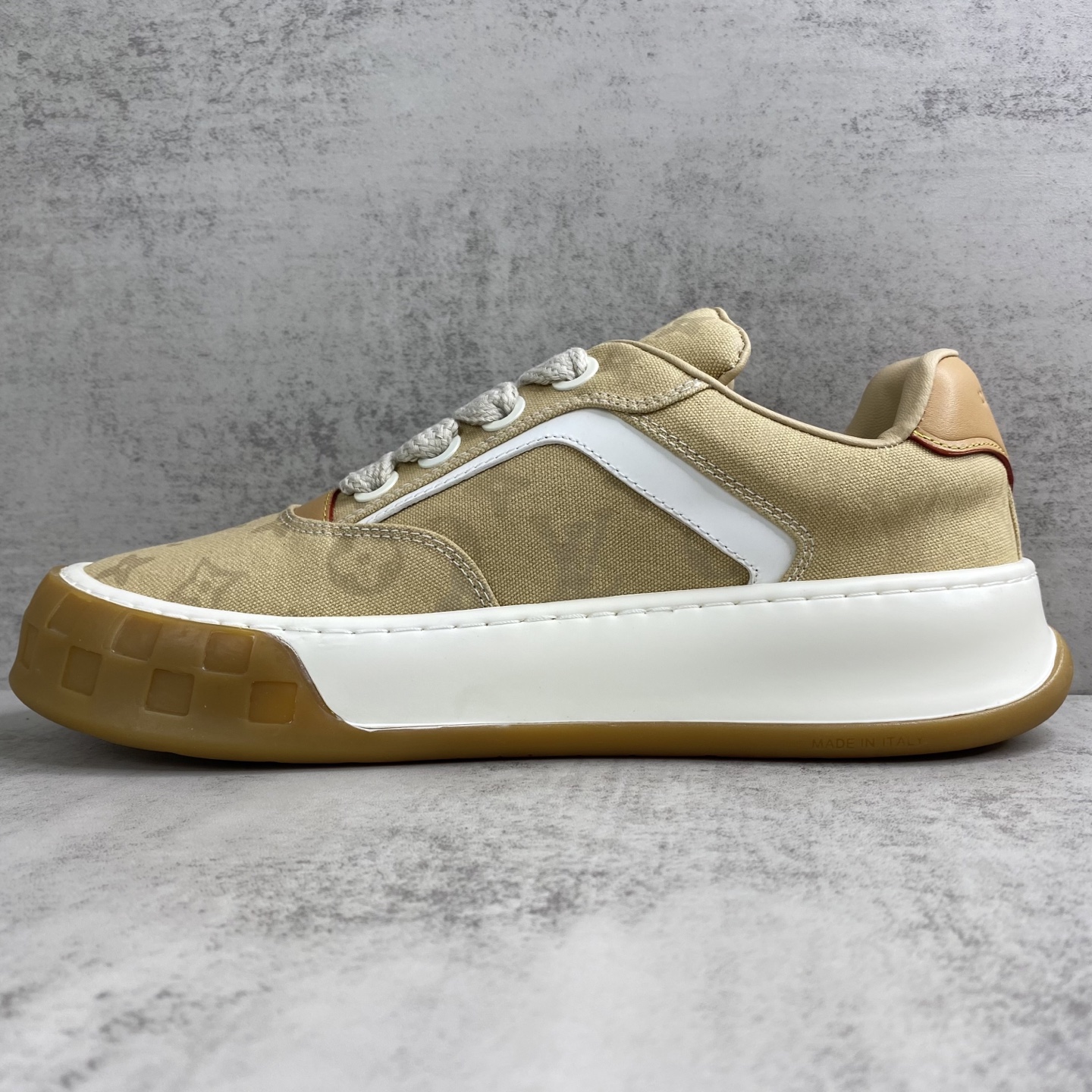 LV A貨 Trainer Maxi Monogram 帆布厚底休閒鞋 卡其色