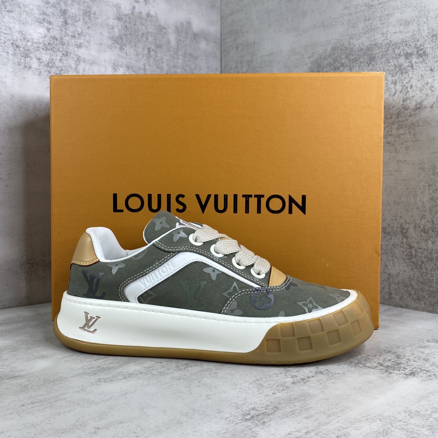 LV 高仿 Trainer Maxi 軍綠 Monogram 厚底休閒鞋| 6 LV 高仿 Trainer Maxi 軍綠 Monogram 厚底休閒鞋