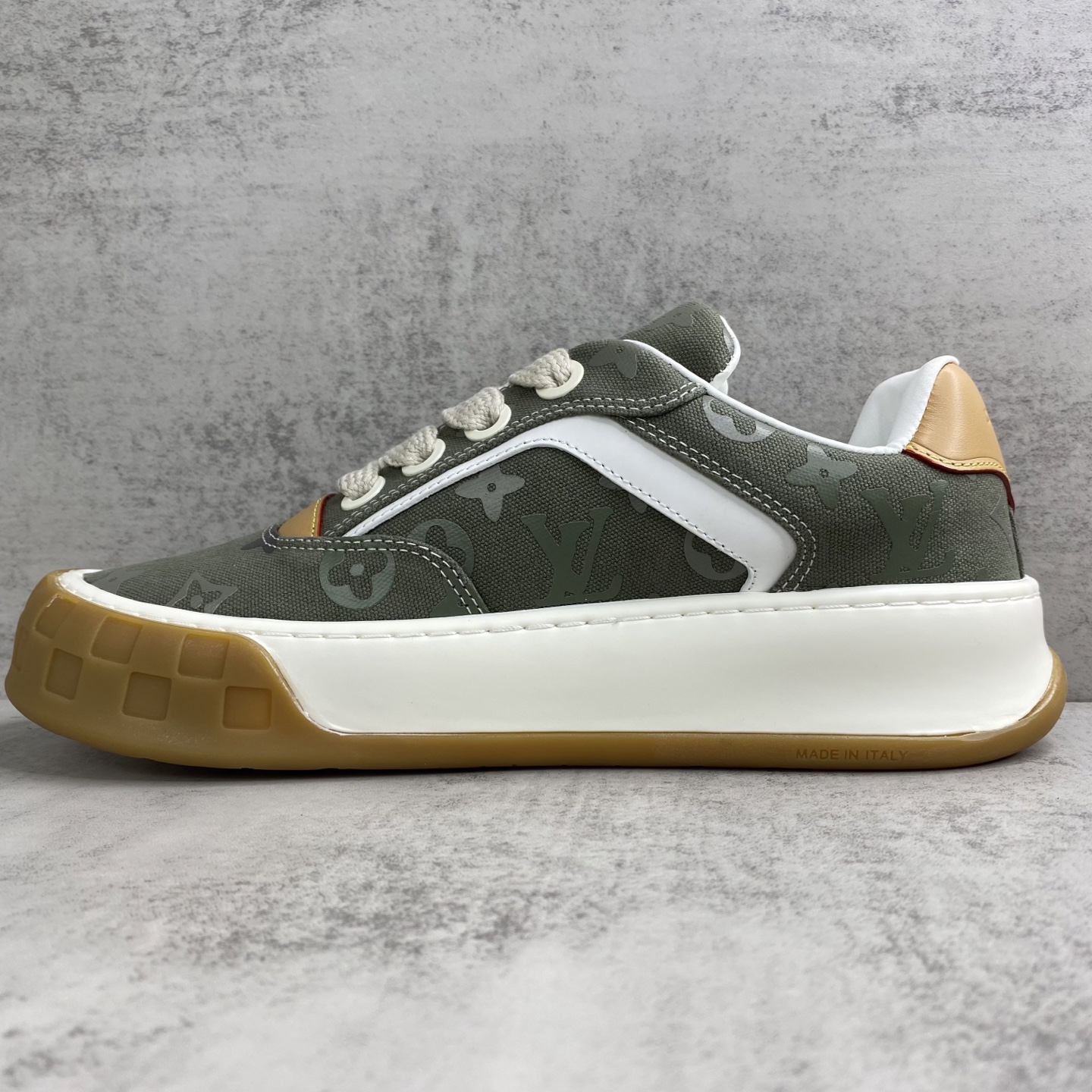 LV 高仿 Trainer Maxi 軍綠 Monogram 厚底休閒鞋| 9 LV 高仿 Trainer Maxi 軍綠 Monogram 厚底休閒鞋
