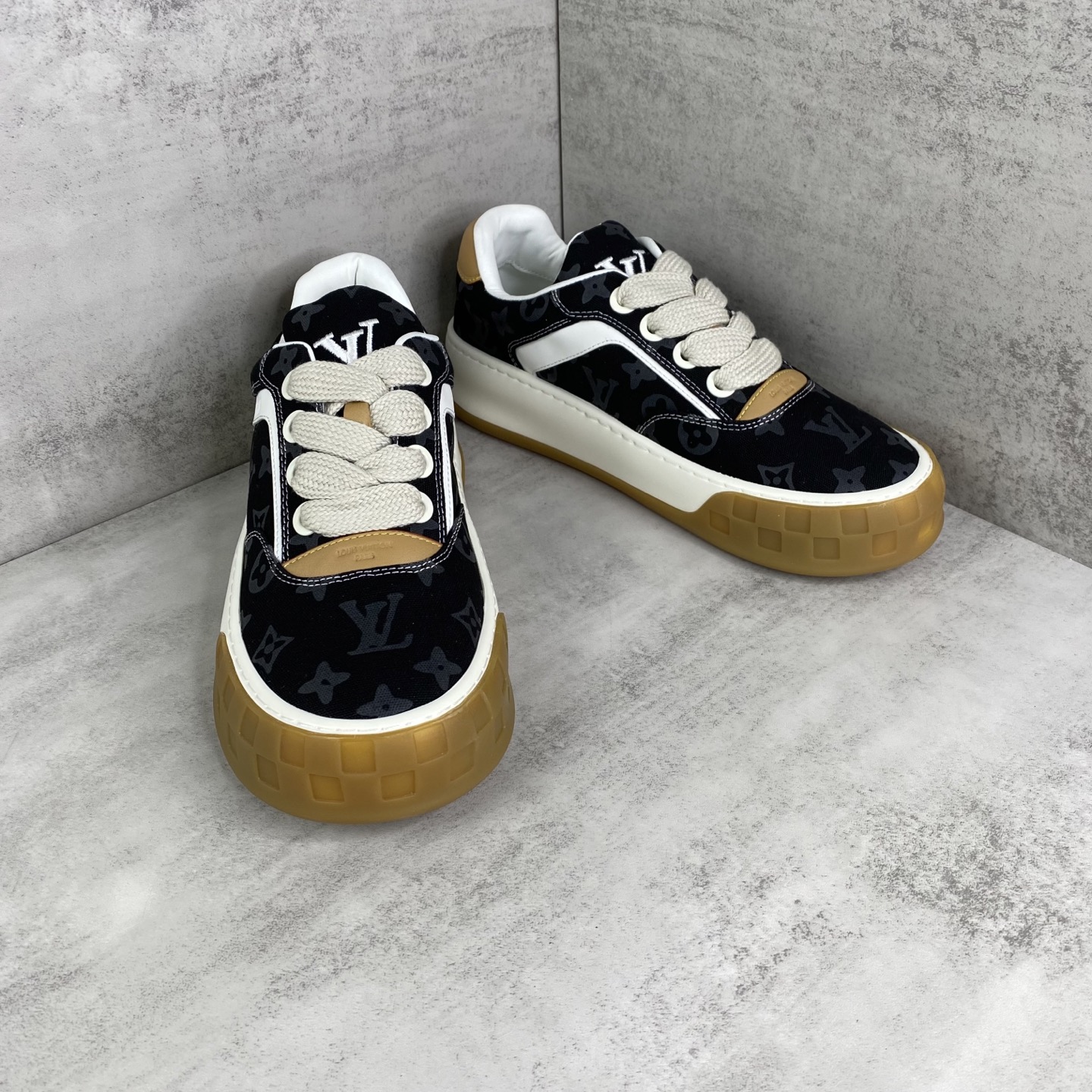 LV 高仿 Trainer Maxi Monogram 深藍帆布厚底休閒鞋