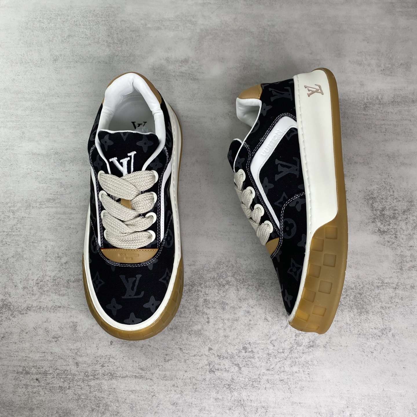 LV 高仿 Trainer Maxi Monogram 深藍帆布厚底休閒鞋