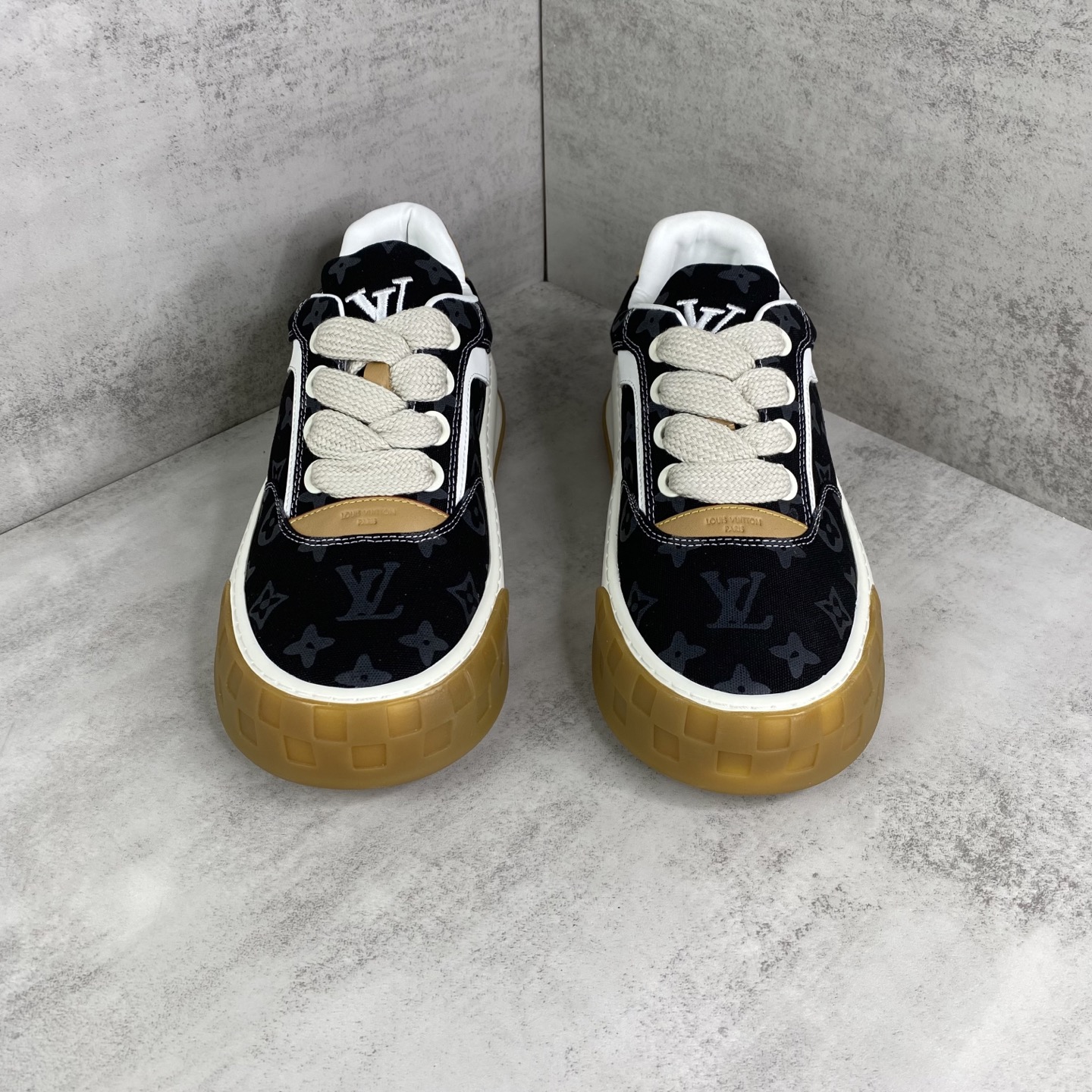 LV 高仿 Trainer Maxi Monogram 深藍帆布厚底休閒鞋