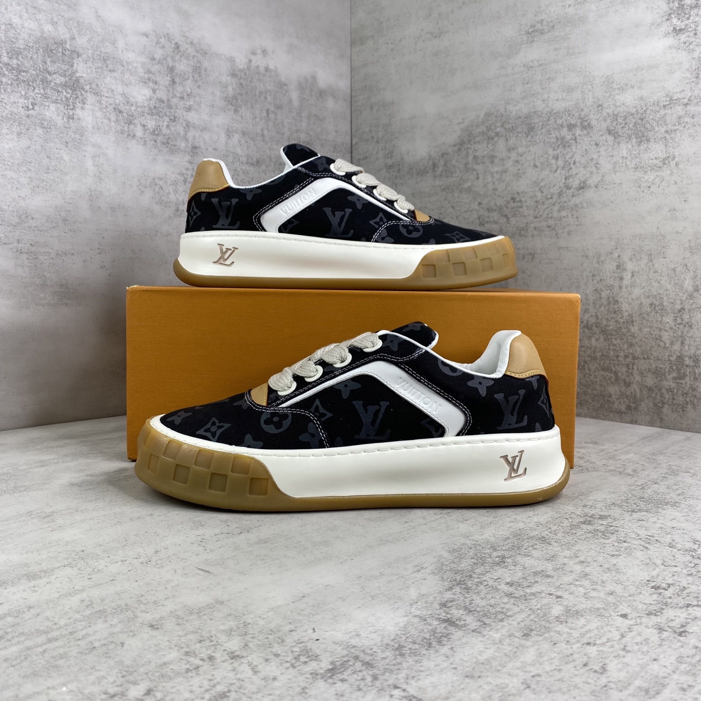 LV 高仿 Trainer Maxi Monogram 深藍帆布厚底休閒鞋