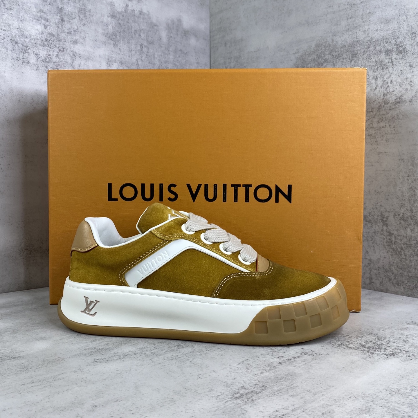 LV 一比一 Trainer Maxi 麂皮厚底運動鞋 焦糖黃色