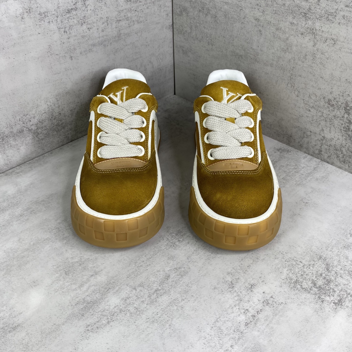 LV 一比一 Trainer Maxi 麂皮厚底運動鞋 焦糖黃色