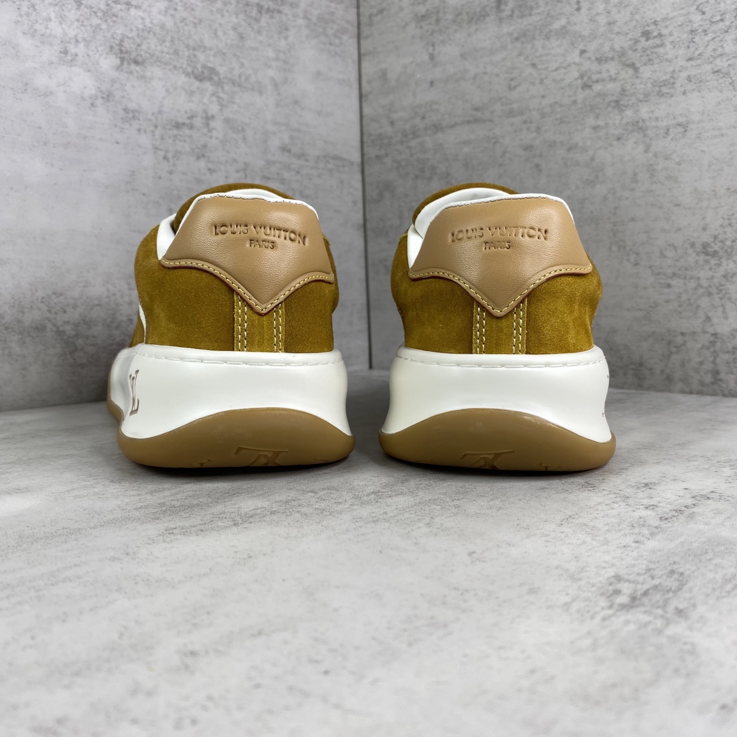 LV 一比一 Trainer Maxi 麂皮厚底運動鞋 焦糖黃色