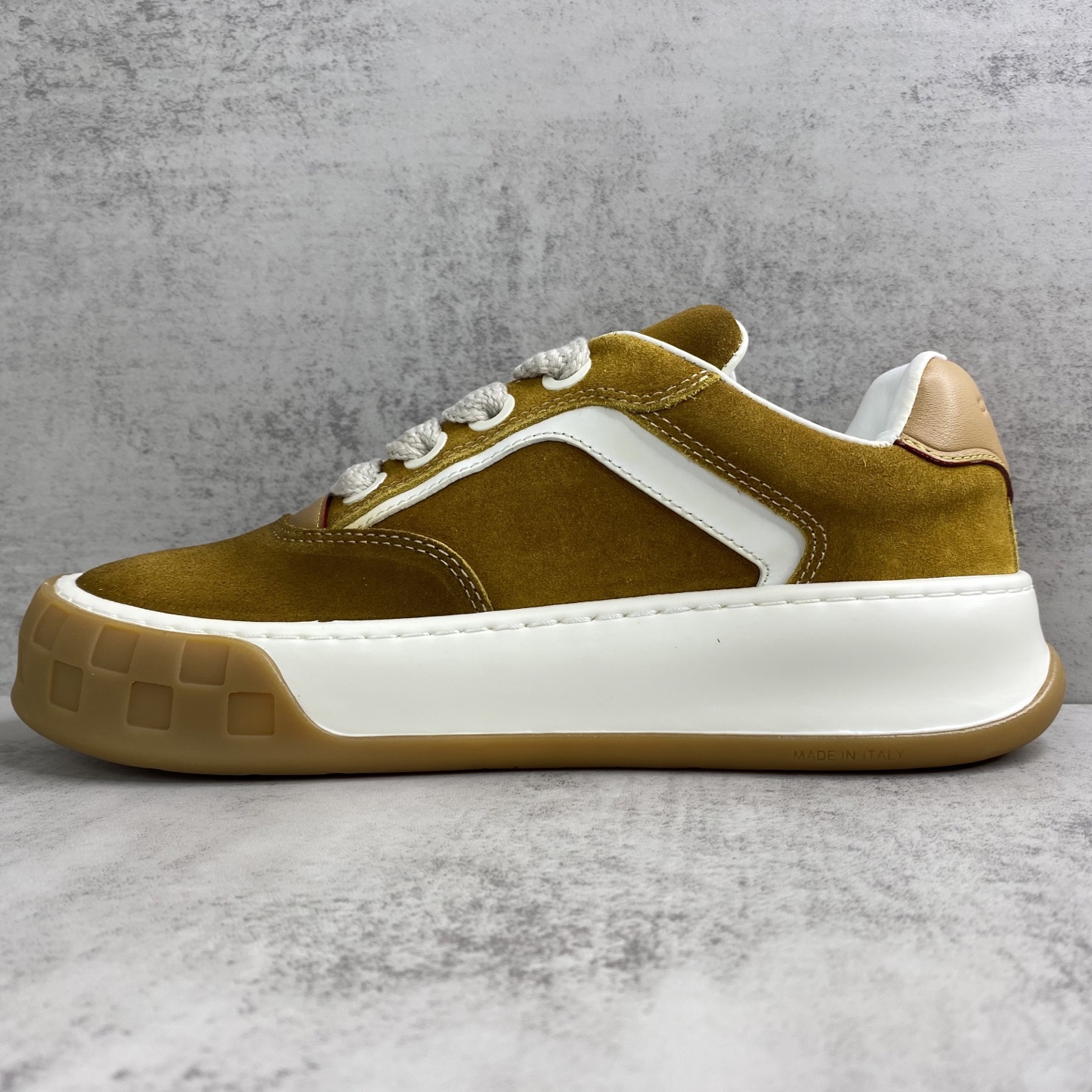 LV 一比一 Trainer Maxi 麂皮厚底運動鞋 焦糖黃色