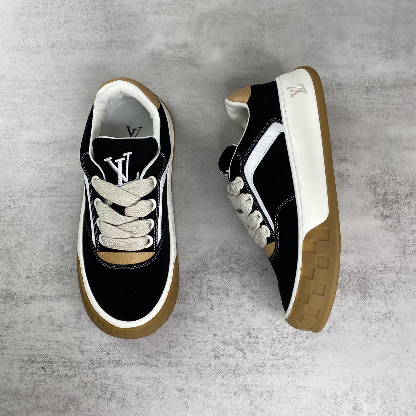 LV A貨 Trainer Maxi 黑色麂皮厚底運動鞋