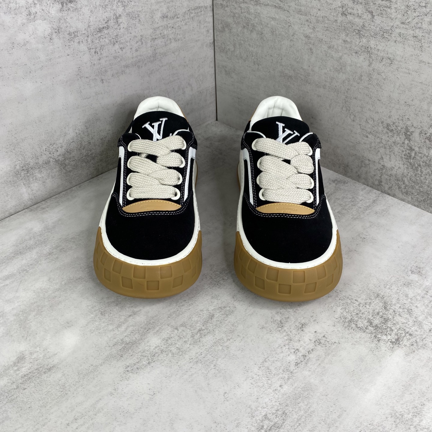 LV A貨 Trainer Maxi 黑色麂皮厚底運動鞋