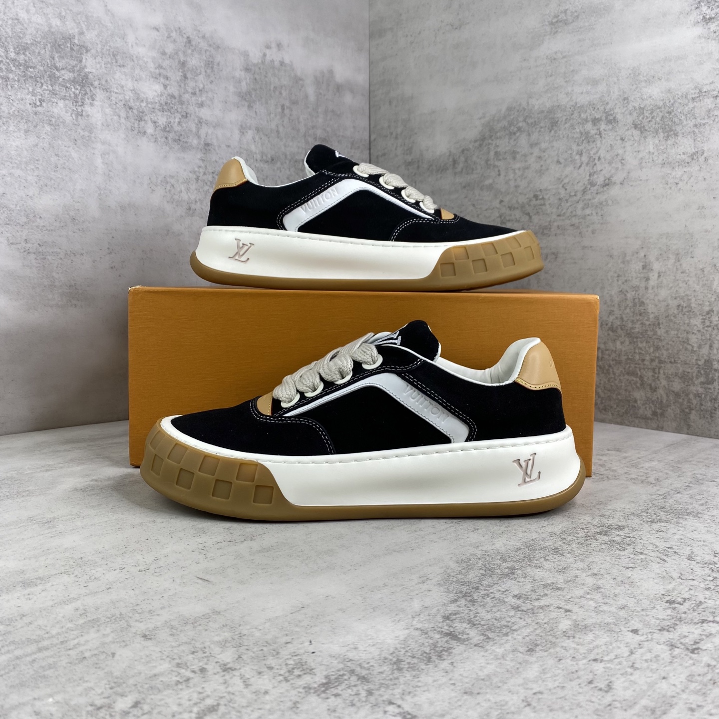 LV A貨 Trainer Maxi 黑色麂皮厚底運動鞋