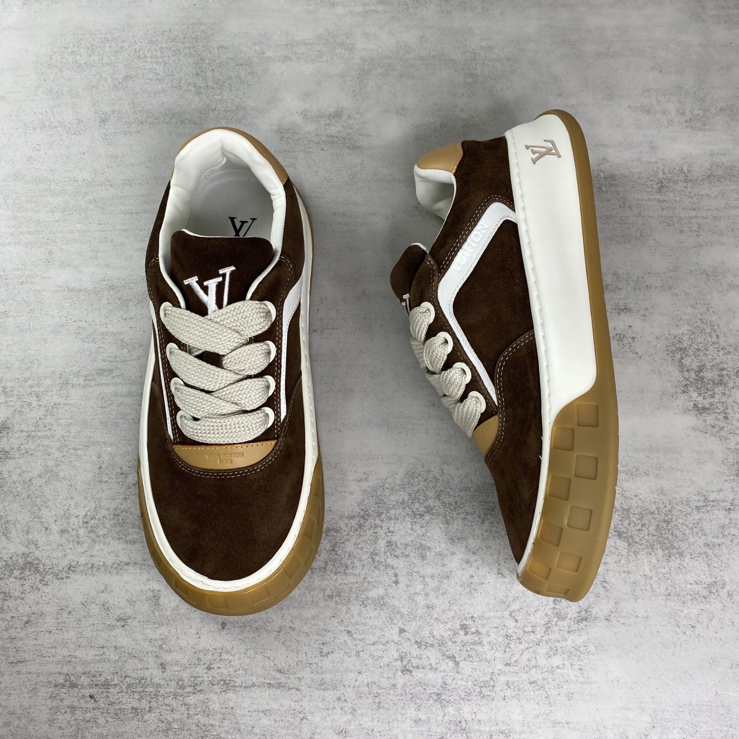 LV 復刻 Trainer Maxi 咖啡色麂皮厚底休閒鞋| 13 LV 復刻 Trainer Maxi 咖啡色麂皮厚底休閒鞋