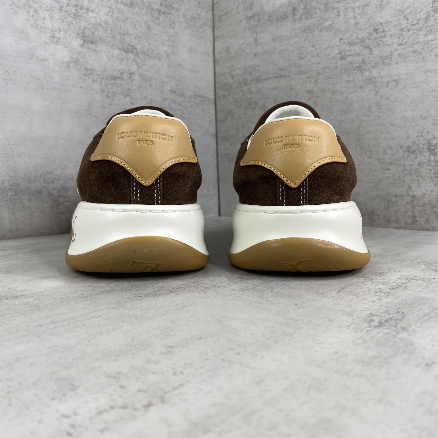 LV 復刻 Trainer Maxi 咖啡色麂皮厚底休閒鞋| 11 LV 復刻 Trainer Maxi 咖啡色麂皮厚底休閒鞋