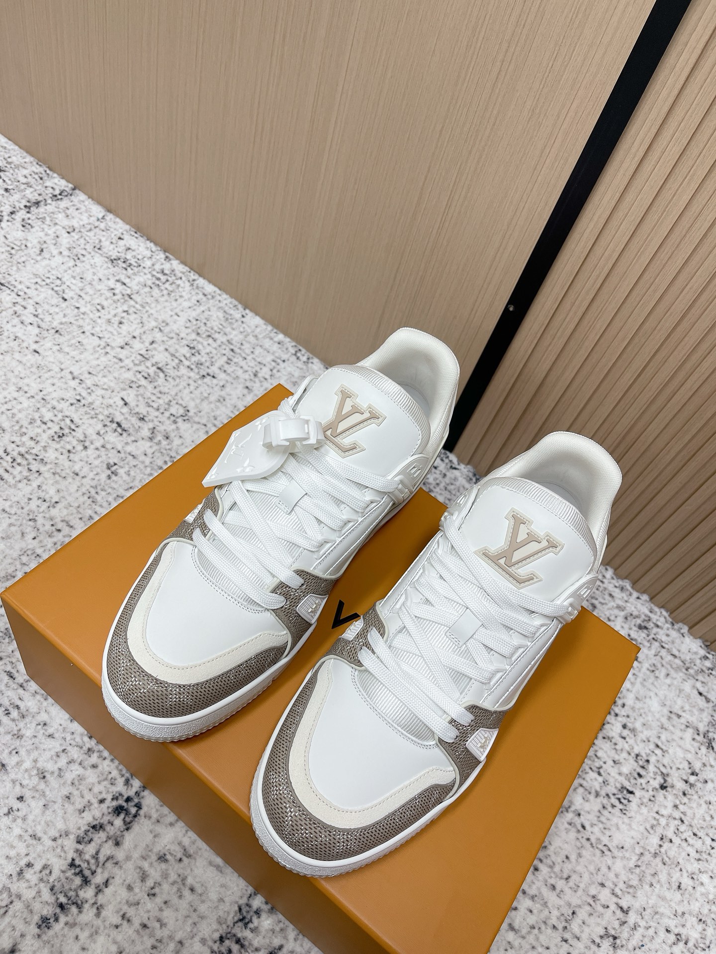 LV A貨 Trainer運動鞋 米白拼接Monogram休閒鞋