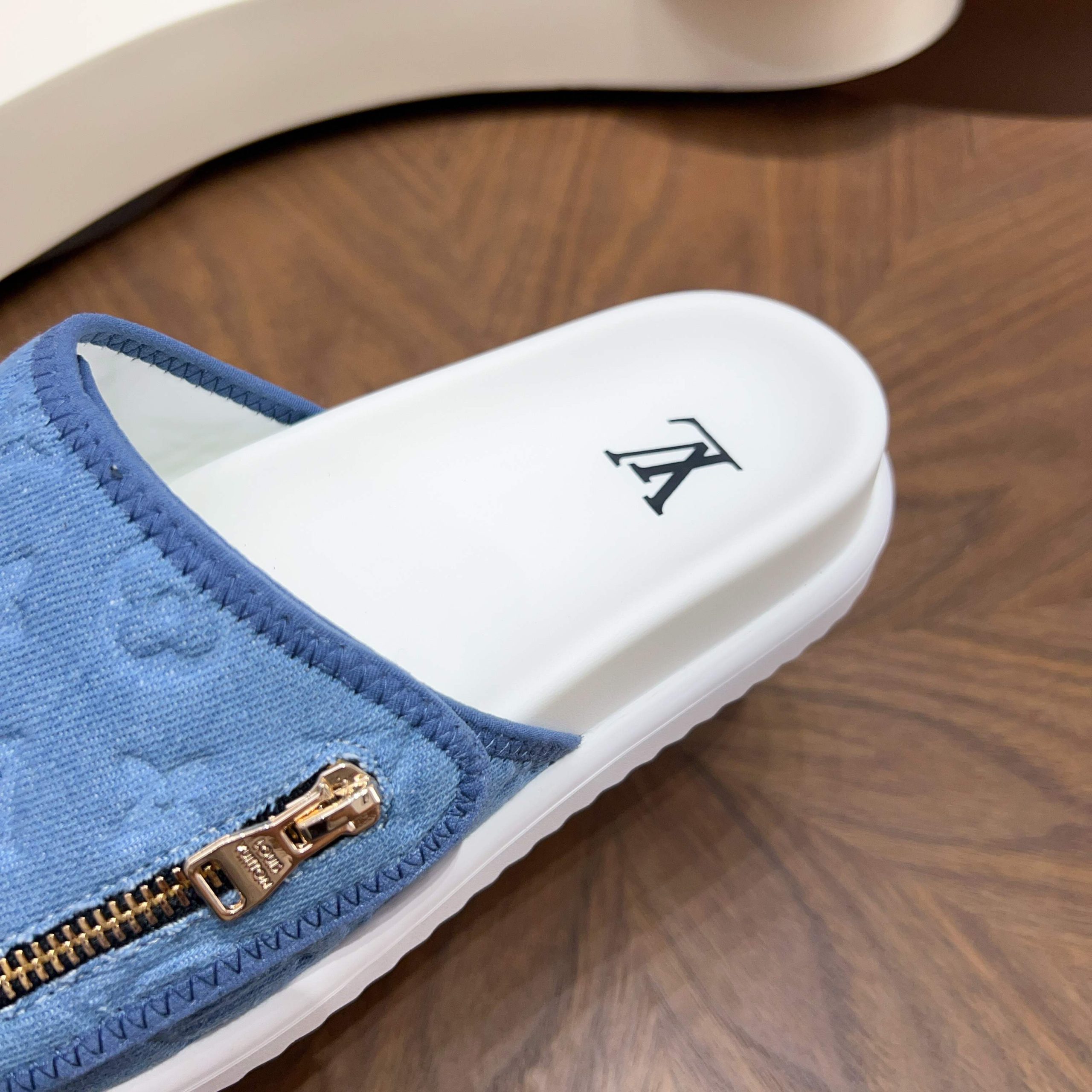 LV 一比一 男款 牛仔布Monogram拖鞋 拉鍊設計款| 12 LV 一比一 男款 牛仔布Monogram拖鞋 拉鍊設計款