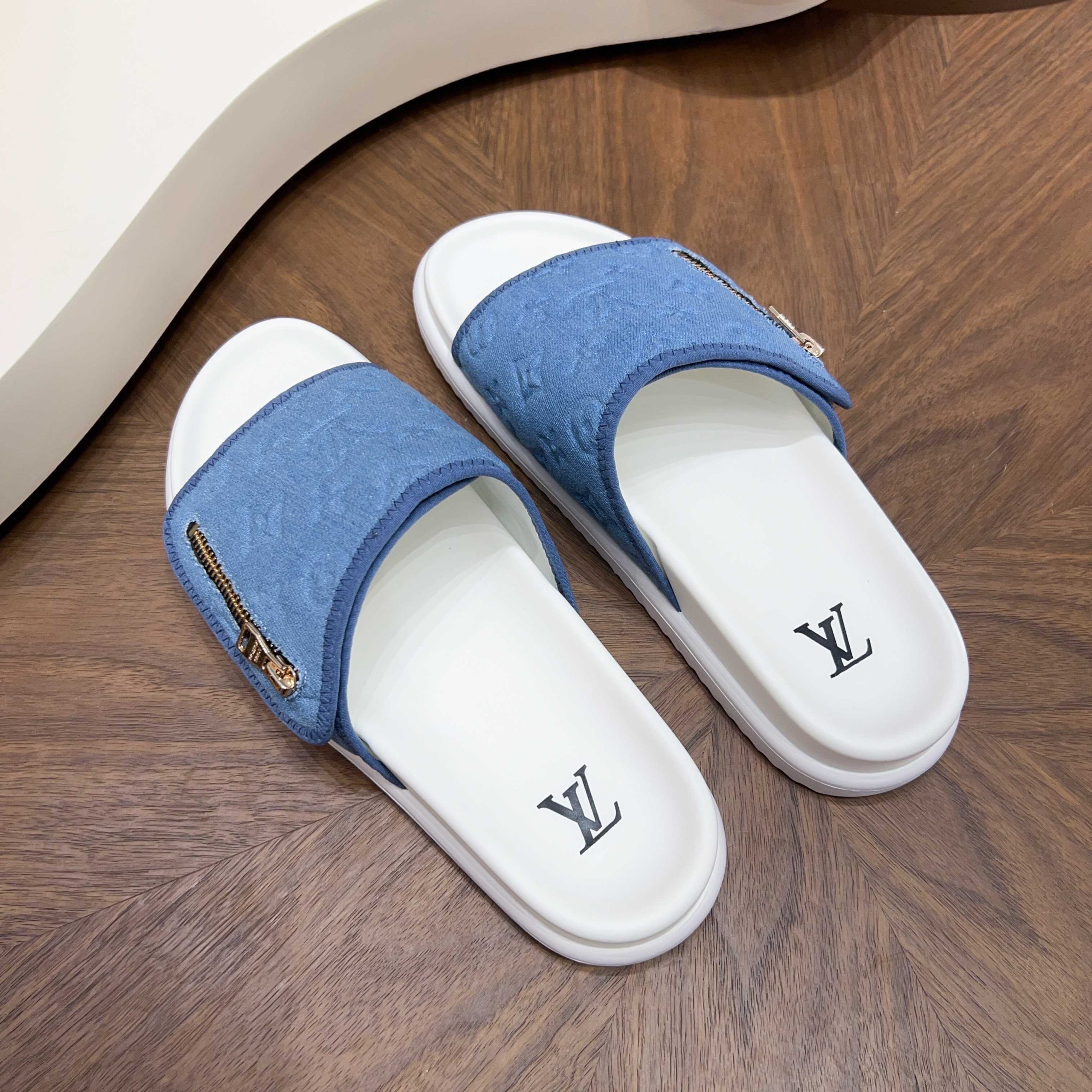 LV 一比一 男款 牛仔布Monogram拖鞋 拉鍊設計款| 9 LV 一比一 男款 牛仔布Monogram拖鞋 拉鍊設計款