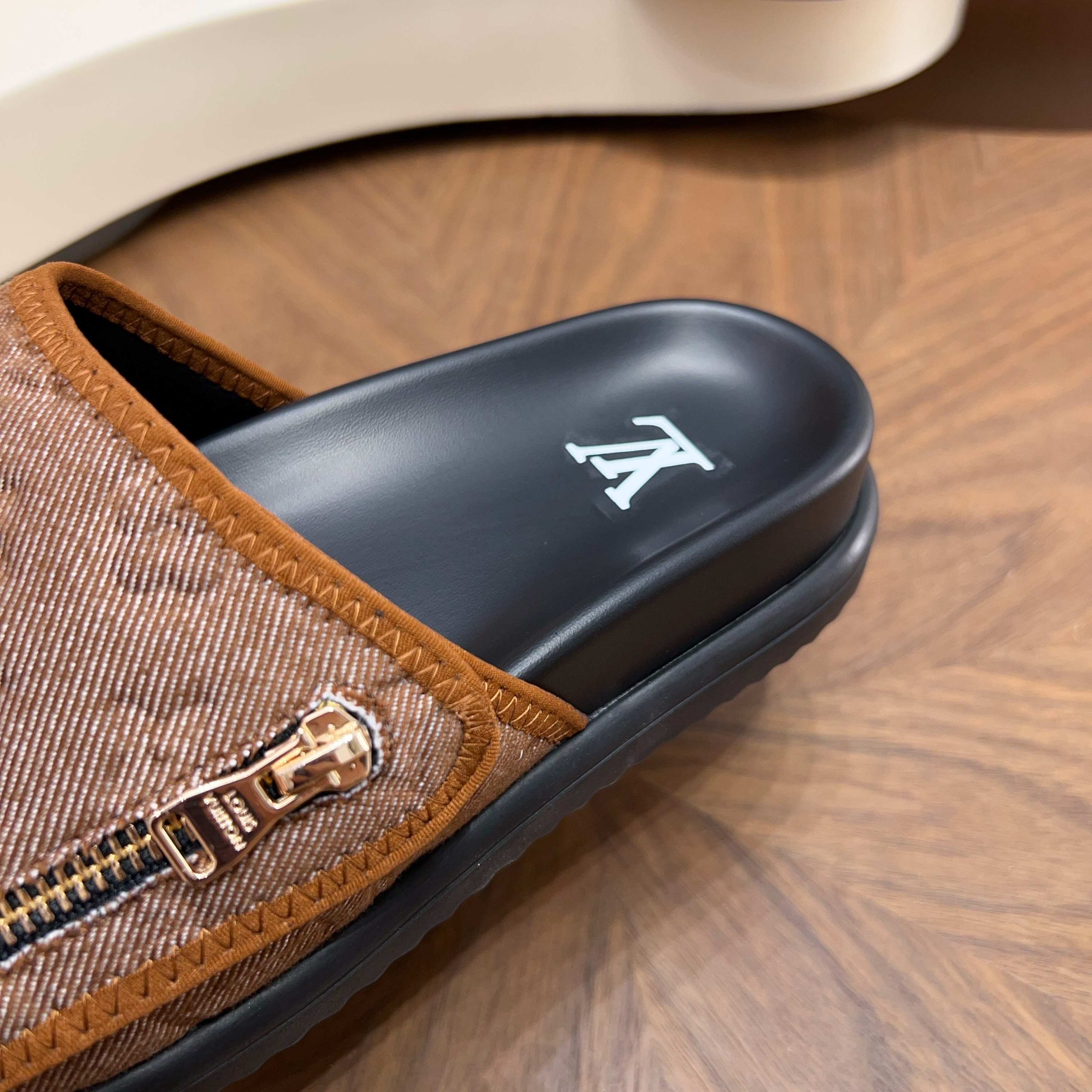 LV 原單 男款 棕色Monogram拖鞋 經典百搭款