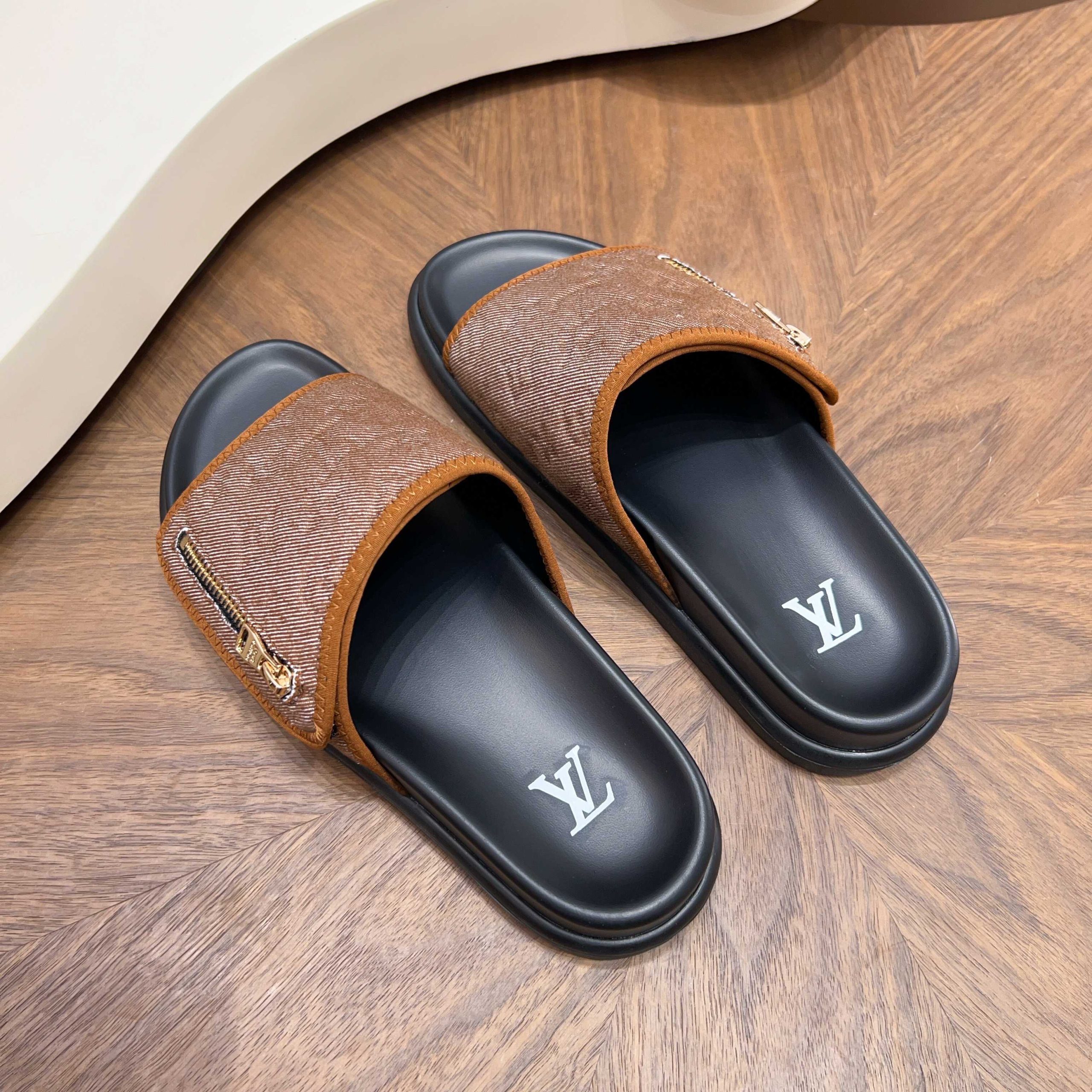 LV 原單 男款 棕色Monogram拖鞋 經典百搭款