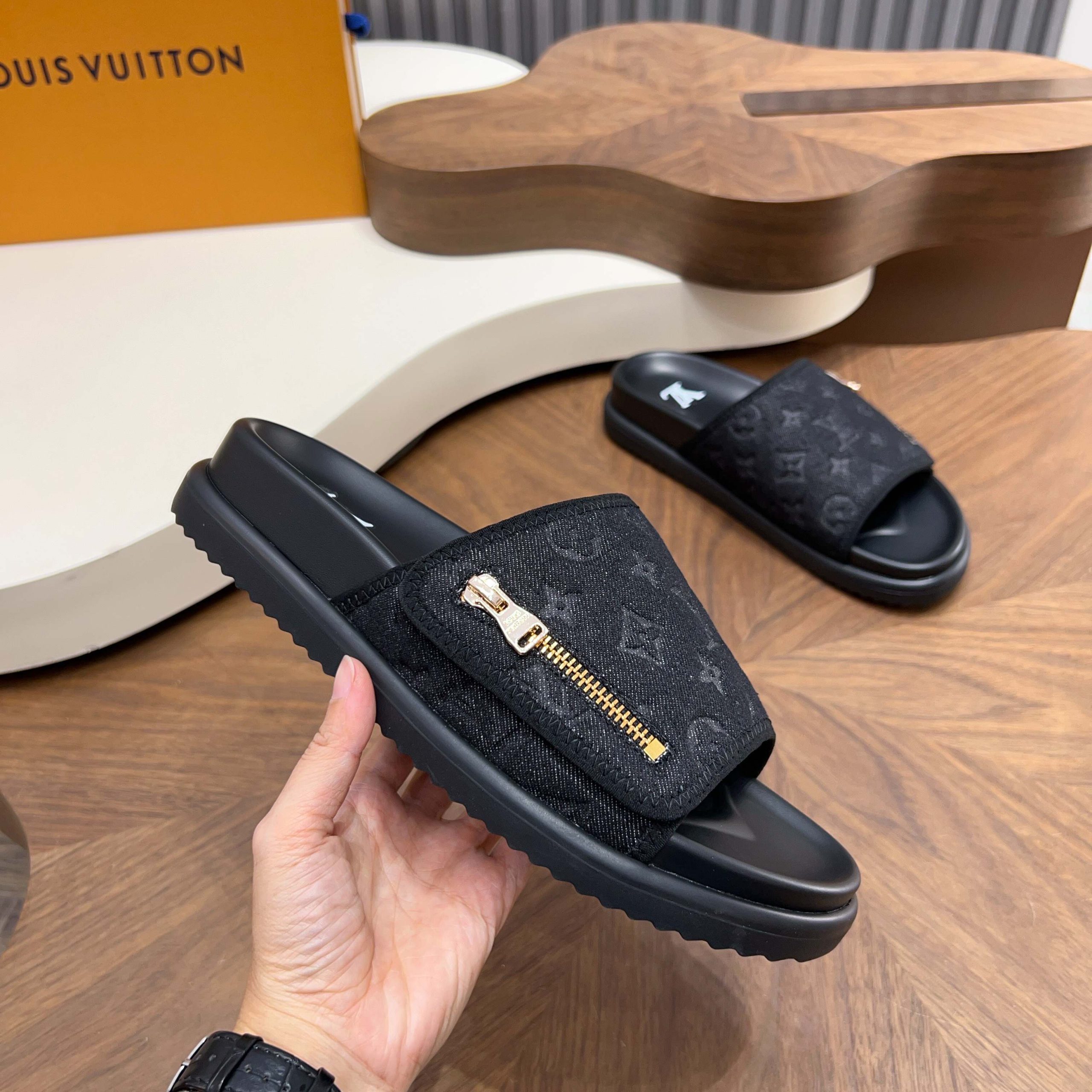 LV A貨 男款 黑色Monogram拖鞋 拉鍊休閒款| 14 LV A貨 男款 黑色Monogram拖鞋 拉鍊休閒款