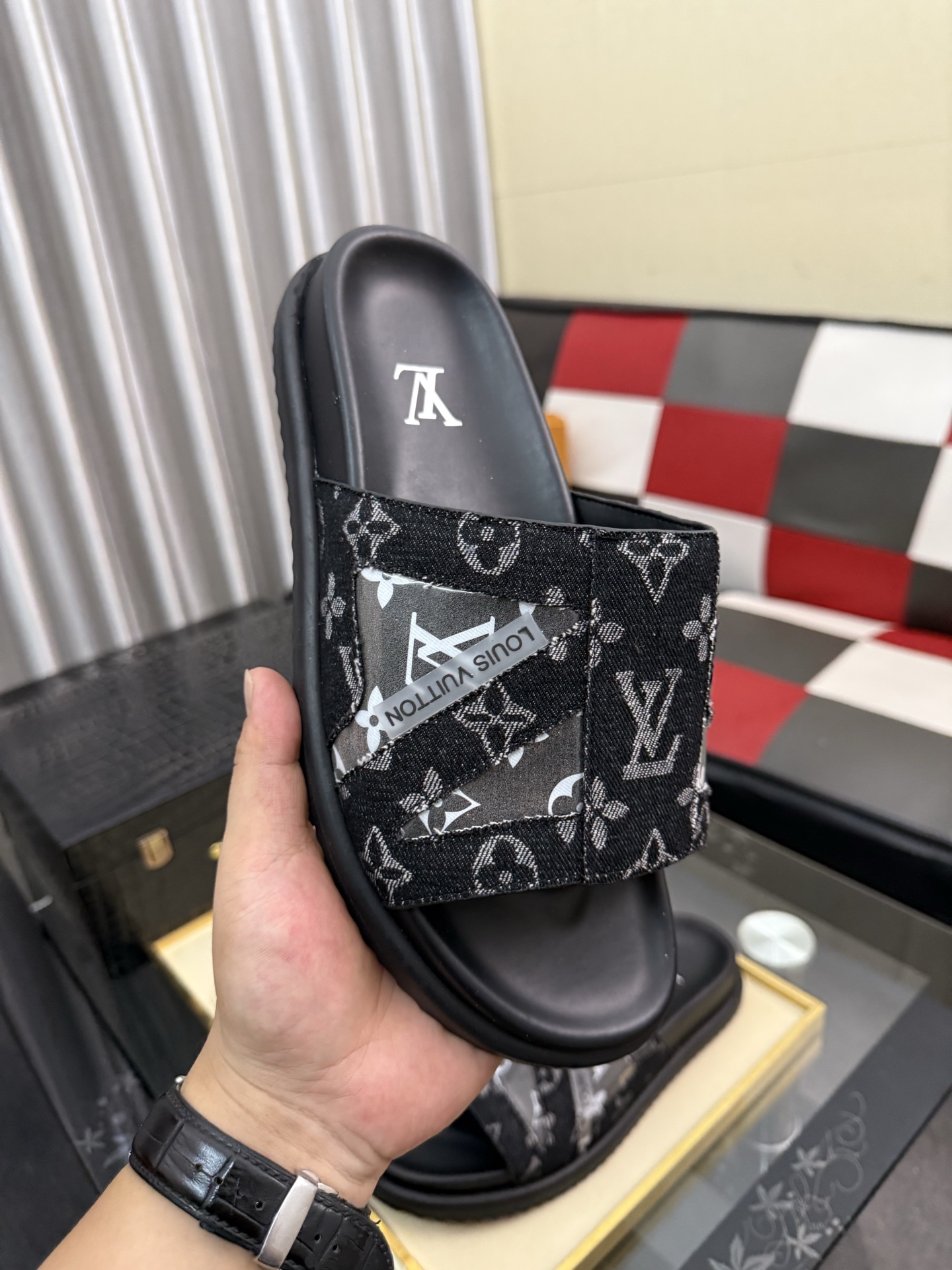 LV A貨 男款 拖鞋 拼接設計 黑灰配色 潮流街頭風
