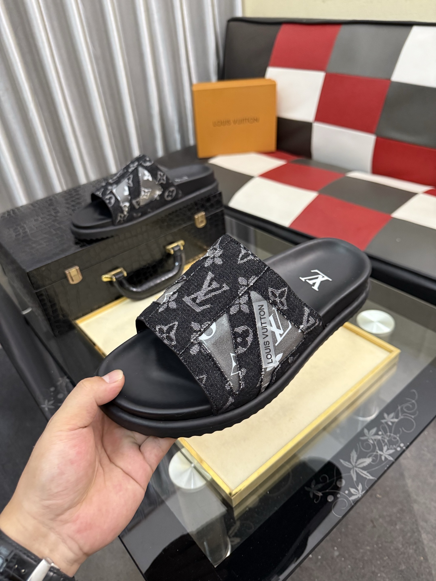 LV A貨 男款 拖鞋 拼接設計 黑灰配色 潮流街頭風