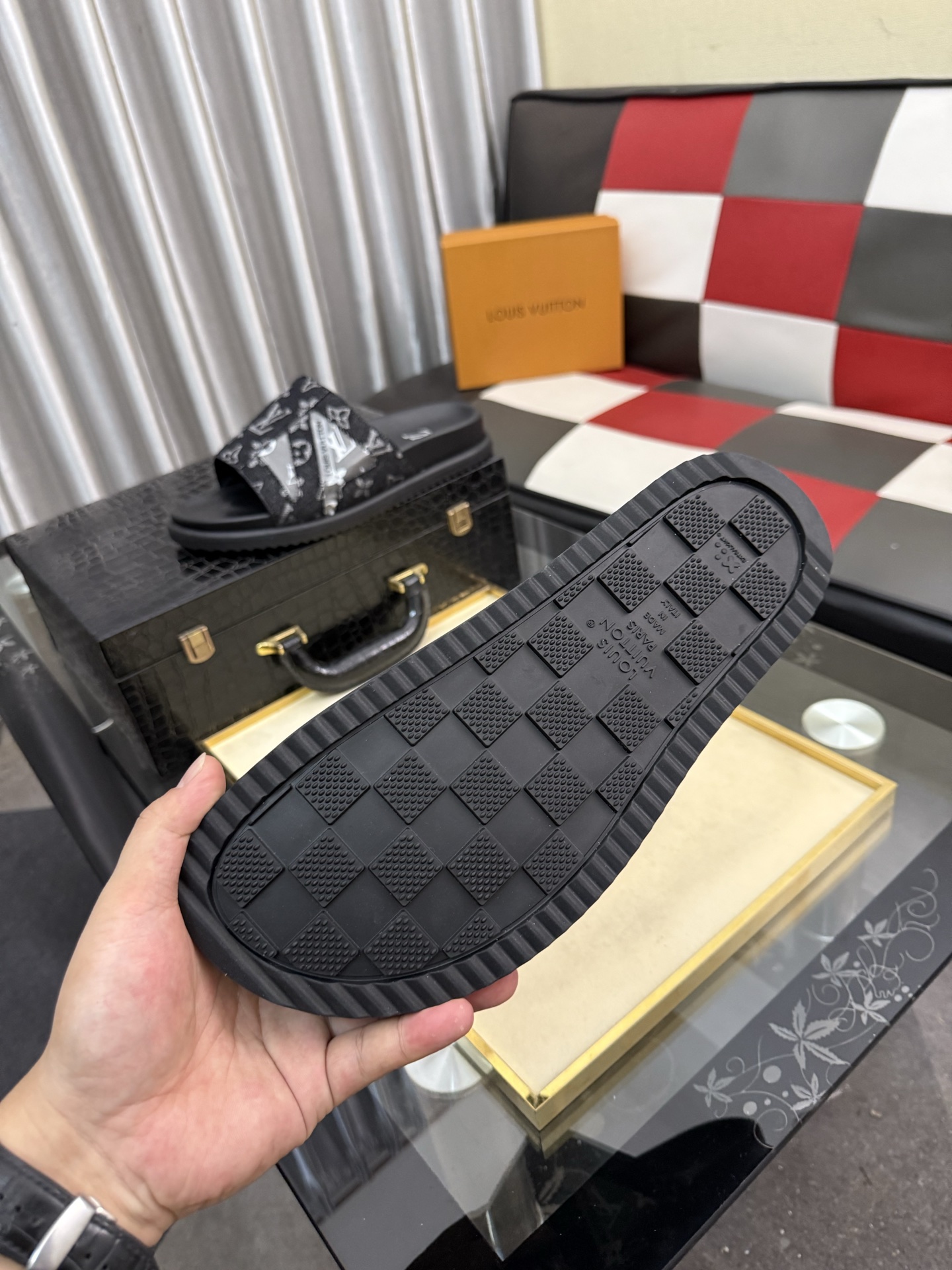 LV A貨 男款 拖鞋 拼接設計 黑灰配色 潮流街頭風
