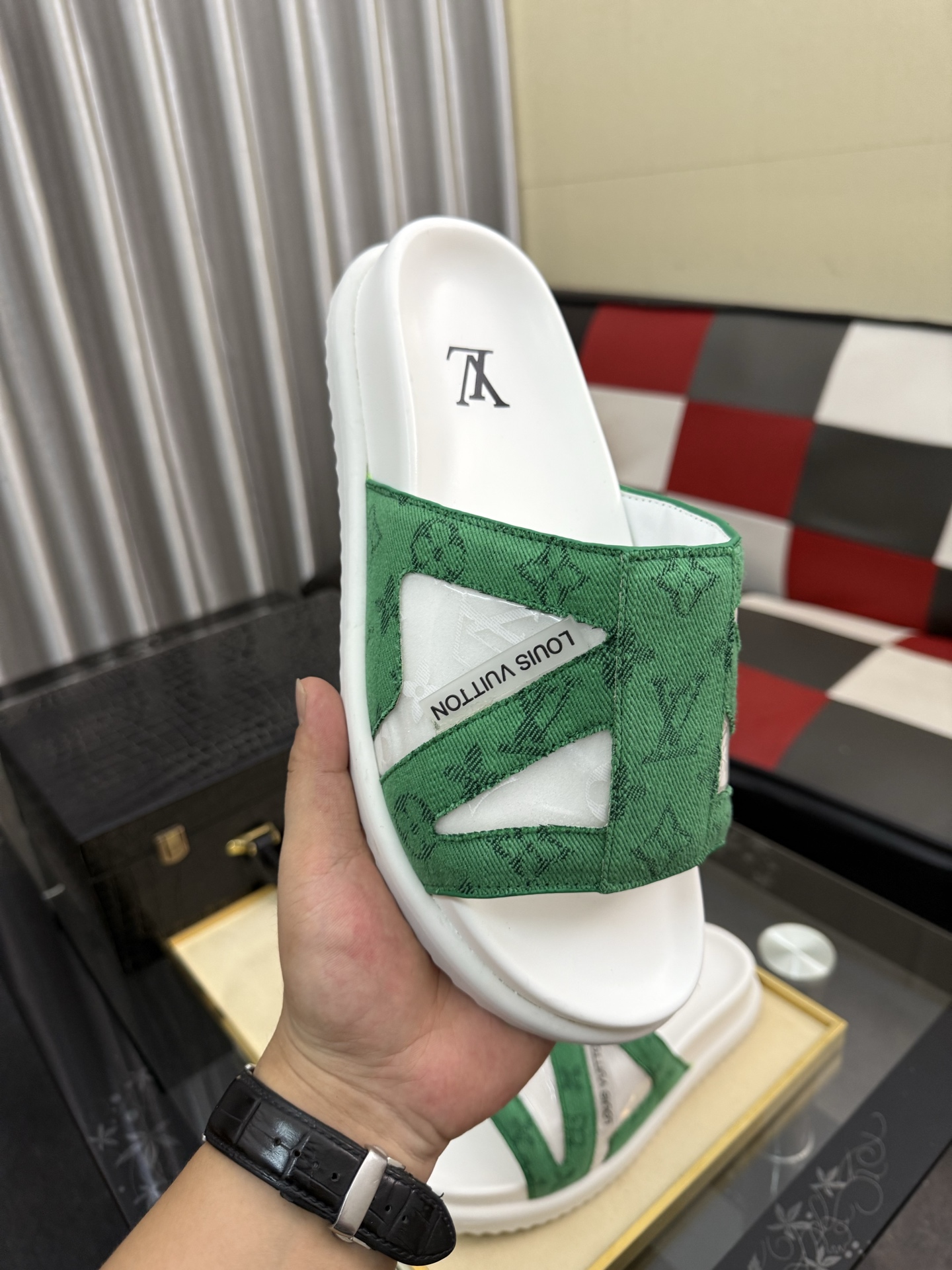 LV 一比一 男款 拖鞋 綠色 Monogram 拼接設計 潮流休閒風