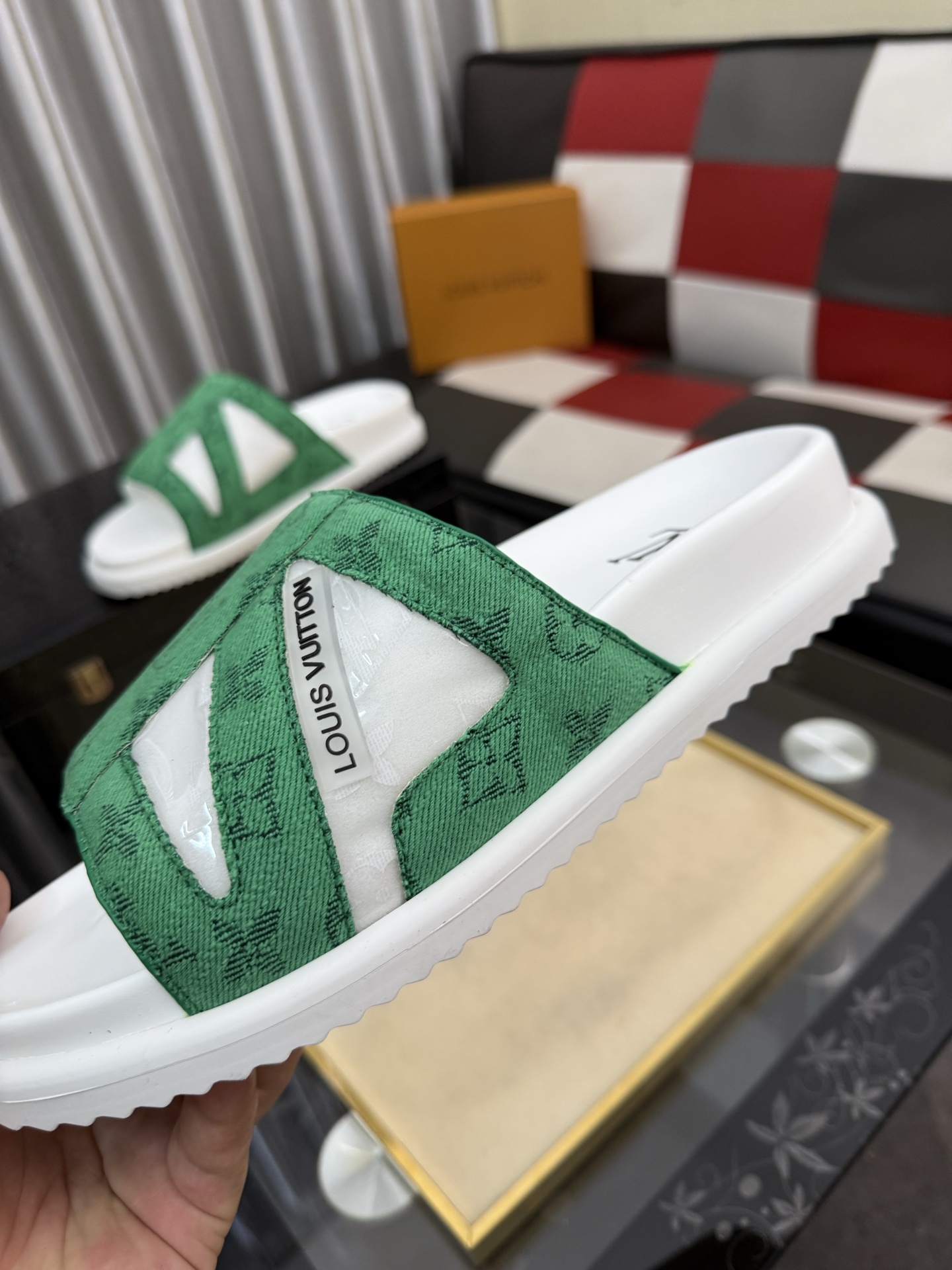 LV 一比一 男款 拖鞋 綠色 Monogram 拼接設計 潮流休閒風
