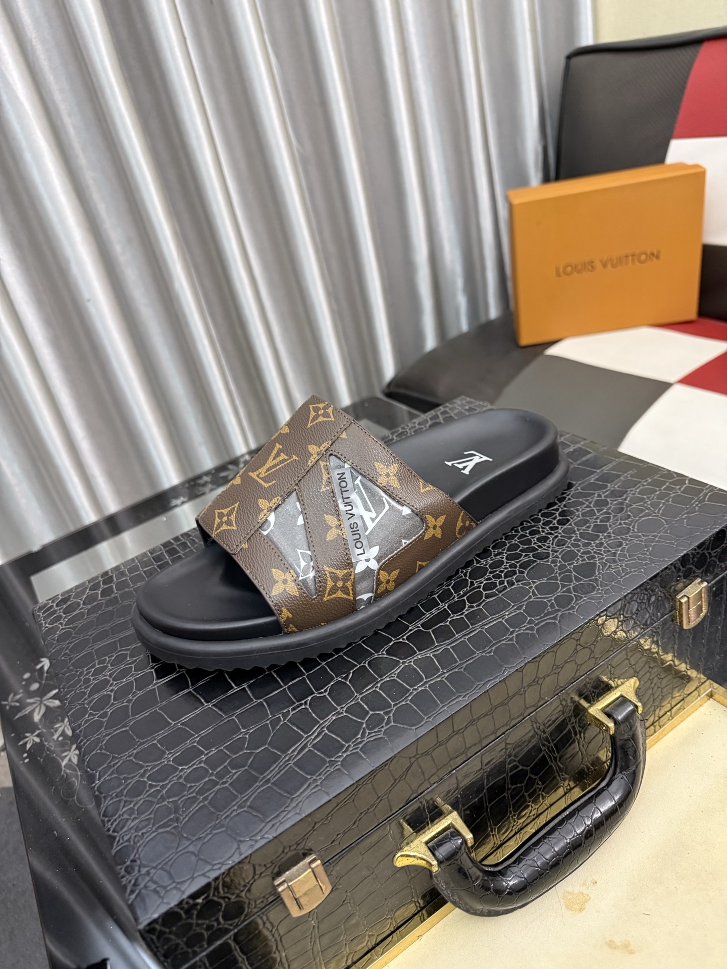 LV A貨 男款 拖鞋 經典老花 棕色Monogram 百搭休閒款