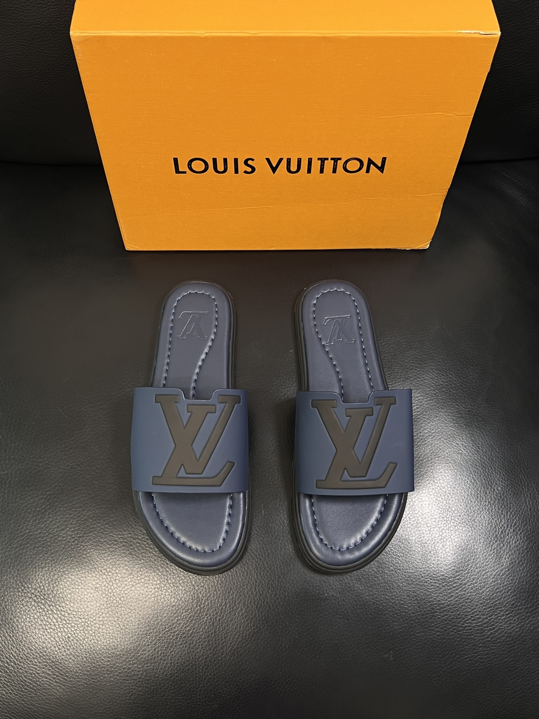 LV A貨 男款 拖鞋 深藍色 大Logo設計 沉穩商務風