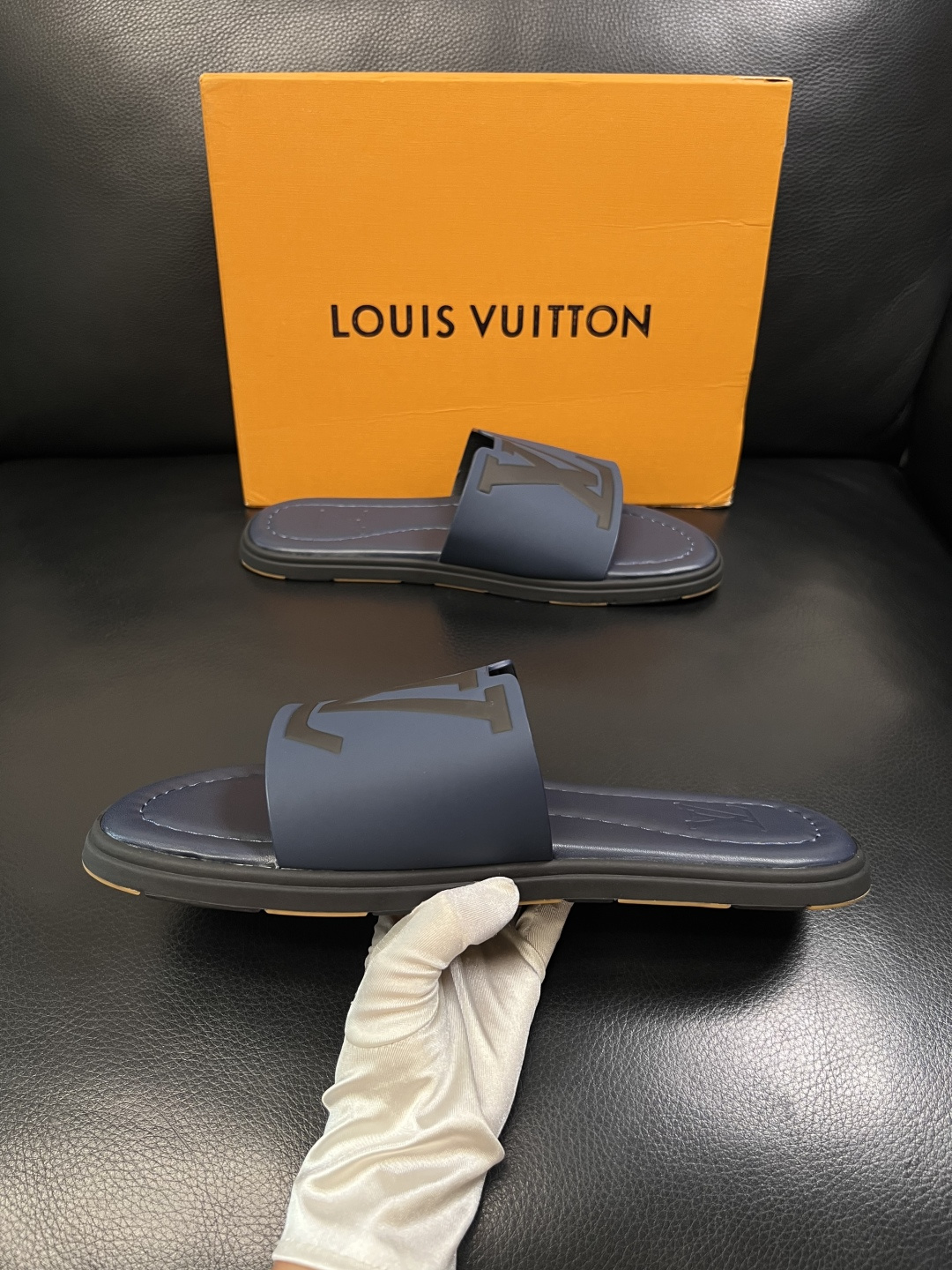 LV A貨 男款 拖鞋 深藍色 大Logo設計 沉穩商務風