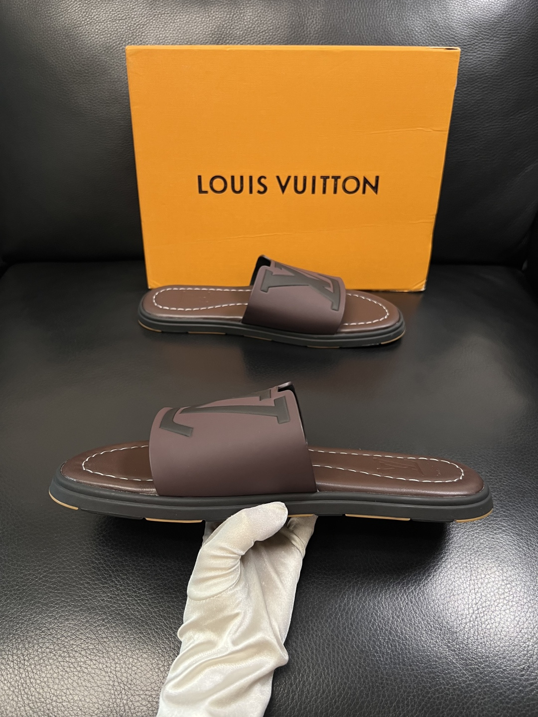LV 高仿 男款 拖鞋 深棕漸層 大Logo設計 輕奢質感款