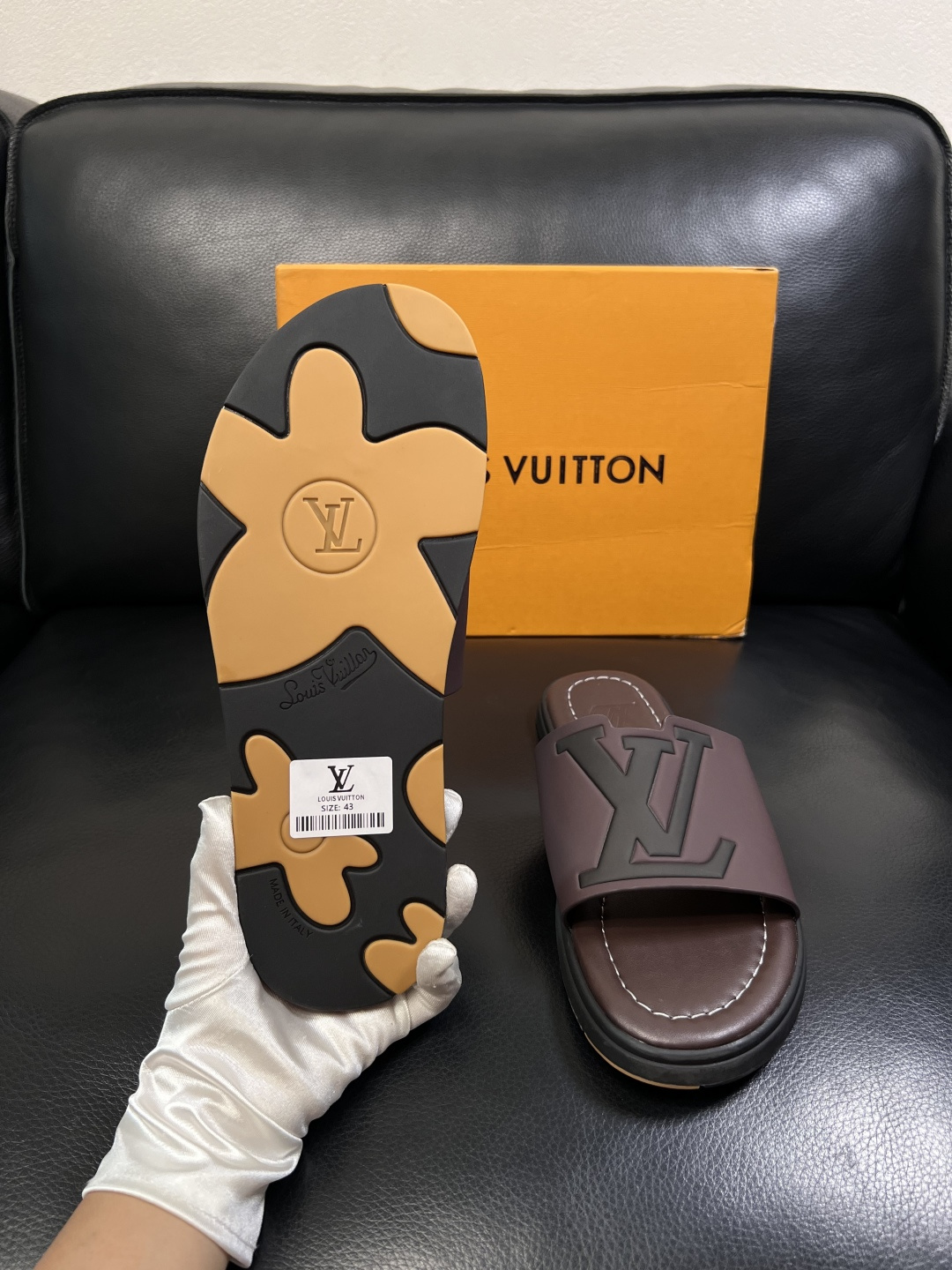 LV 高仿 男款 拖鞋 深棕漸層 大Logo設計 輕奢質感款