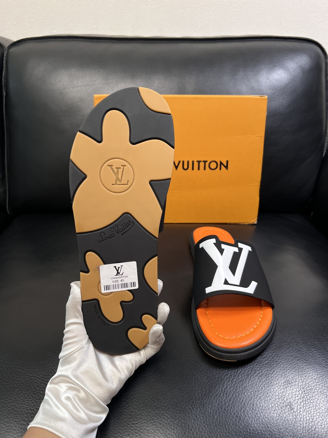 LV 原單 男款 拖鞋 黑橘撞色 大Logo設計 潮流街頭款| 7 LV 原單 男款 拖鞋 黑橘撞色 大Logo設計 潮流街頭款