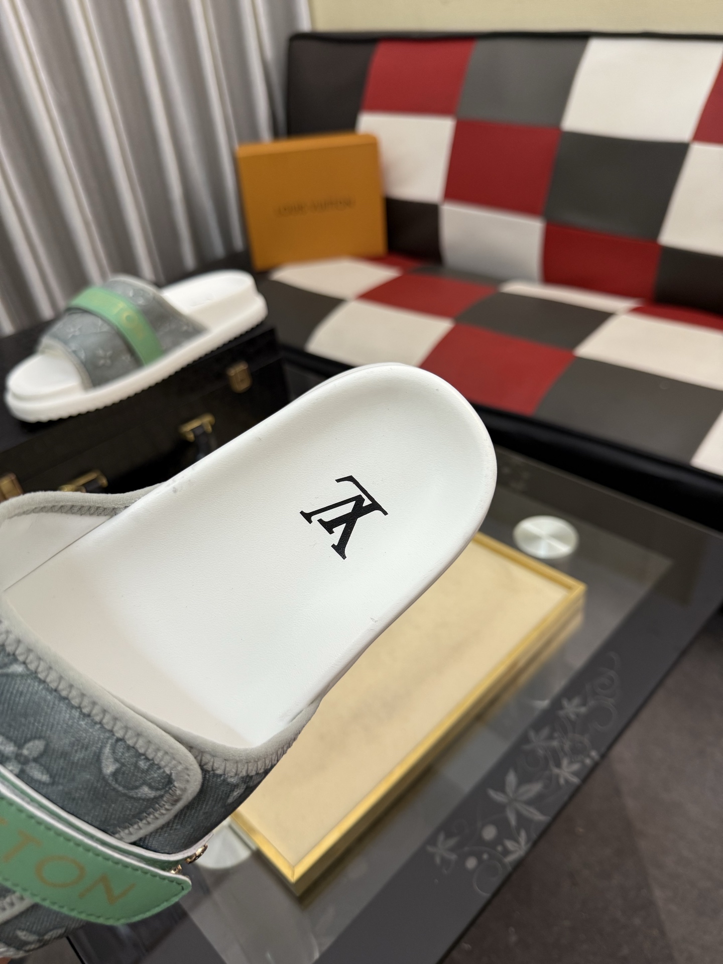 LV 一比一 男款 織帶Logo拖鞋 白底綠帶清新休閒款