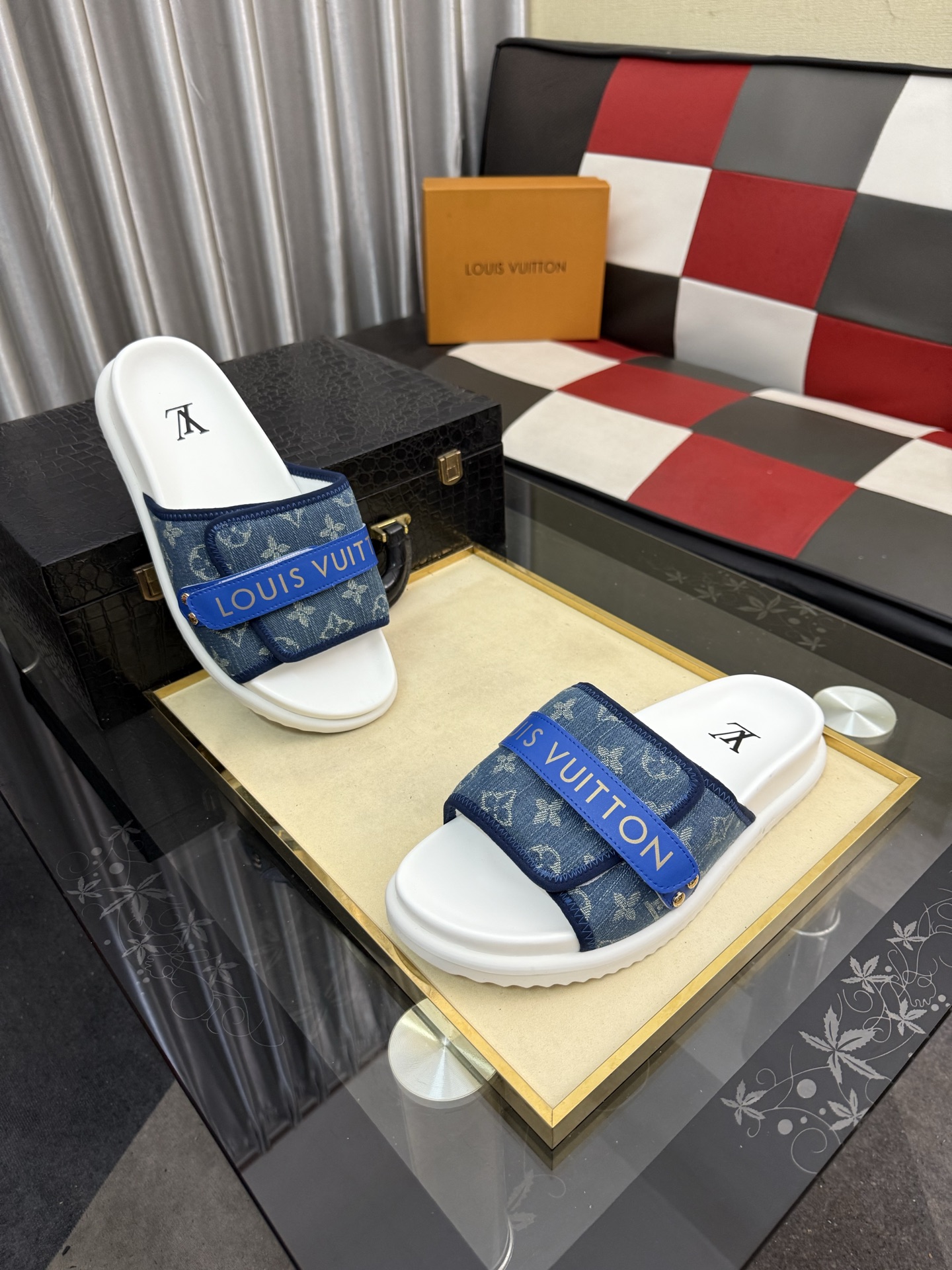 LV 原單 男款 牛仔布織帶拖鞋 藍色休閒潮流款| 13 LV 原單 男款 牛仔布織帶拖鞋 藍色休閒潮流款