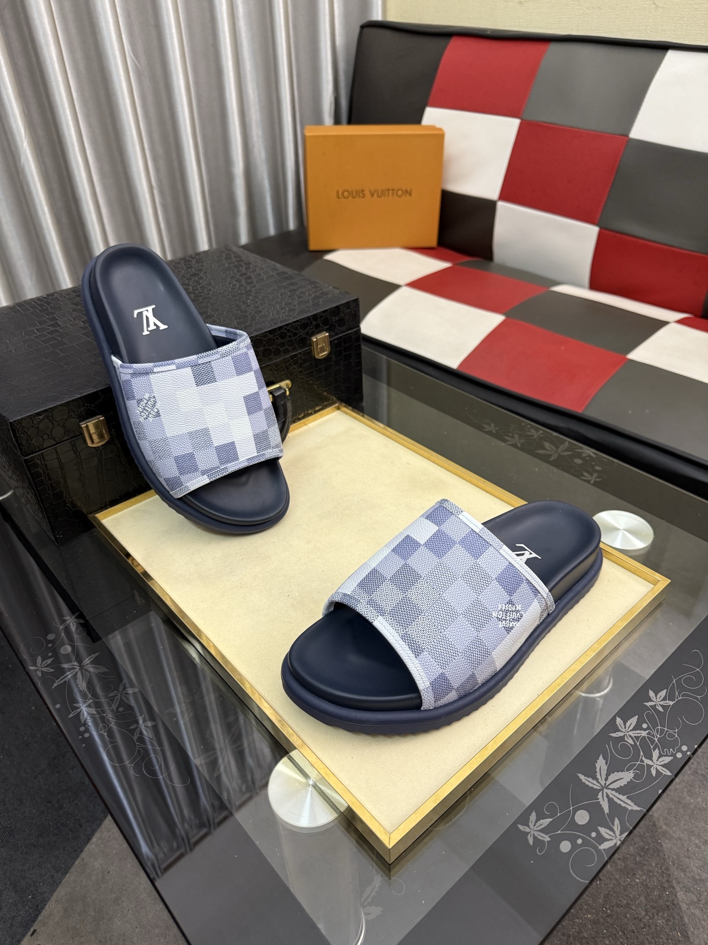LV 高仿 男款 Damier棋盤格拖鞋 灰藍休閒百搭款