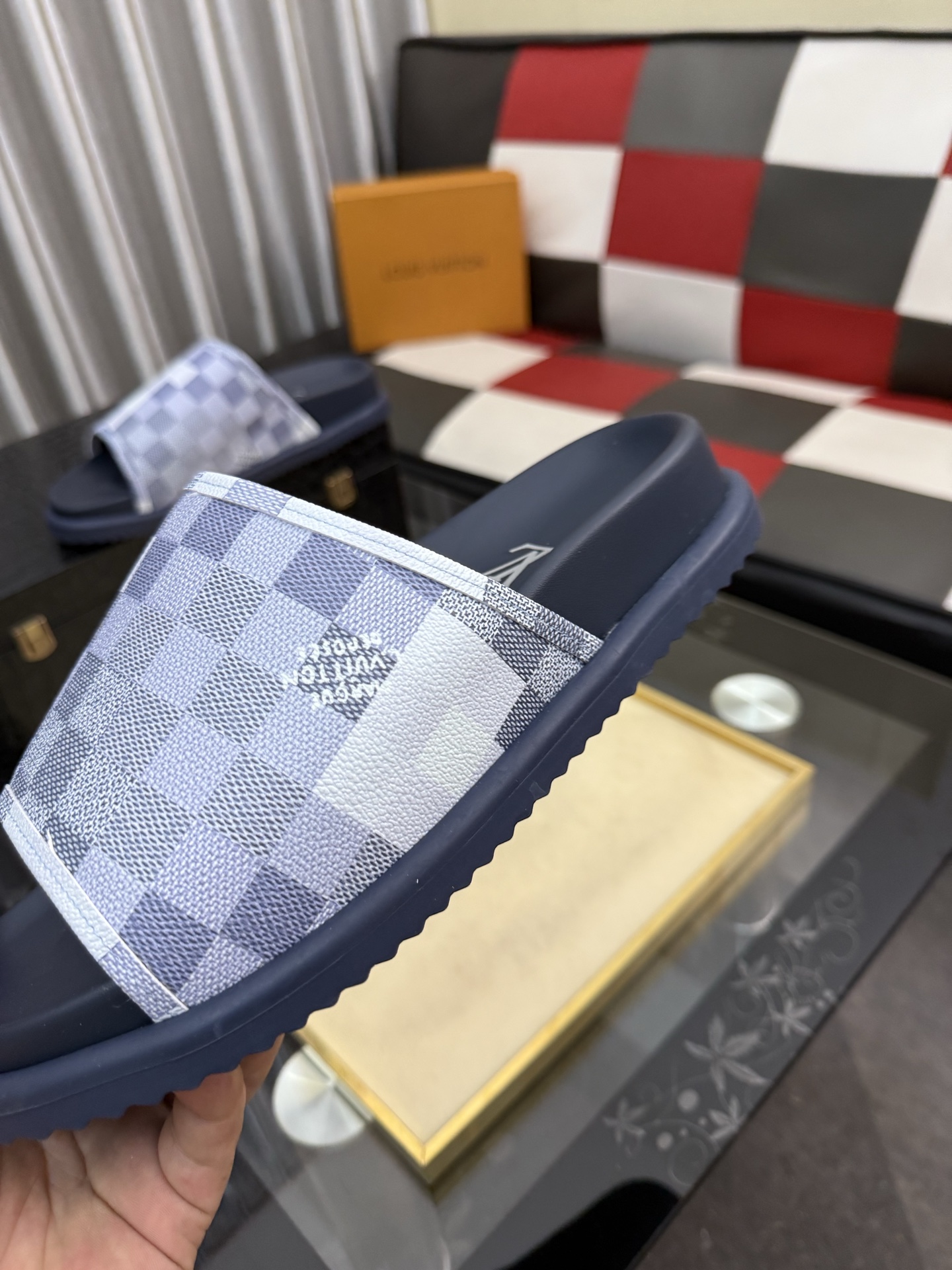 LV 高仿 男款 Damier棋盤格拖鞋 灰藍休閒百搭款