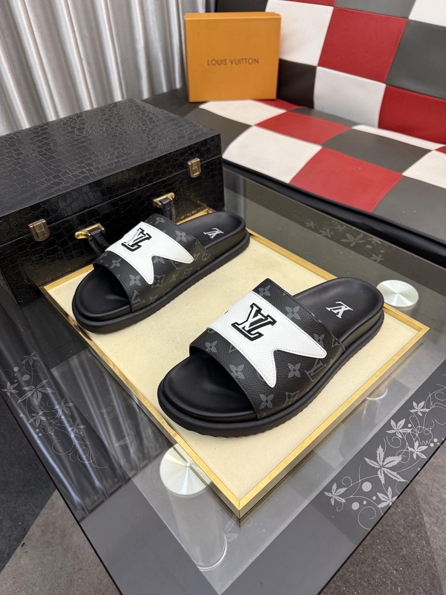 LV A貨 男款 Logo拼接拖鞋 黑白撞色潮流休閒款