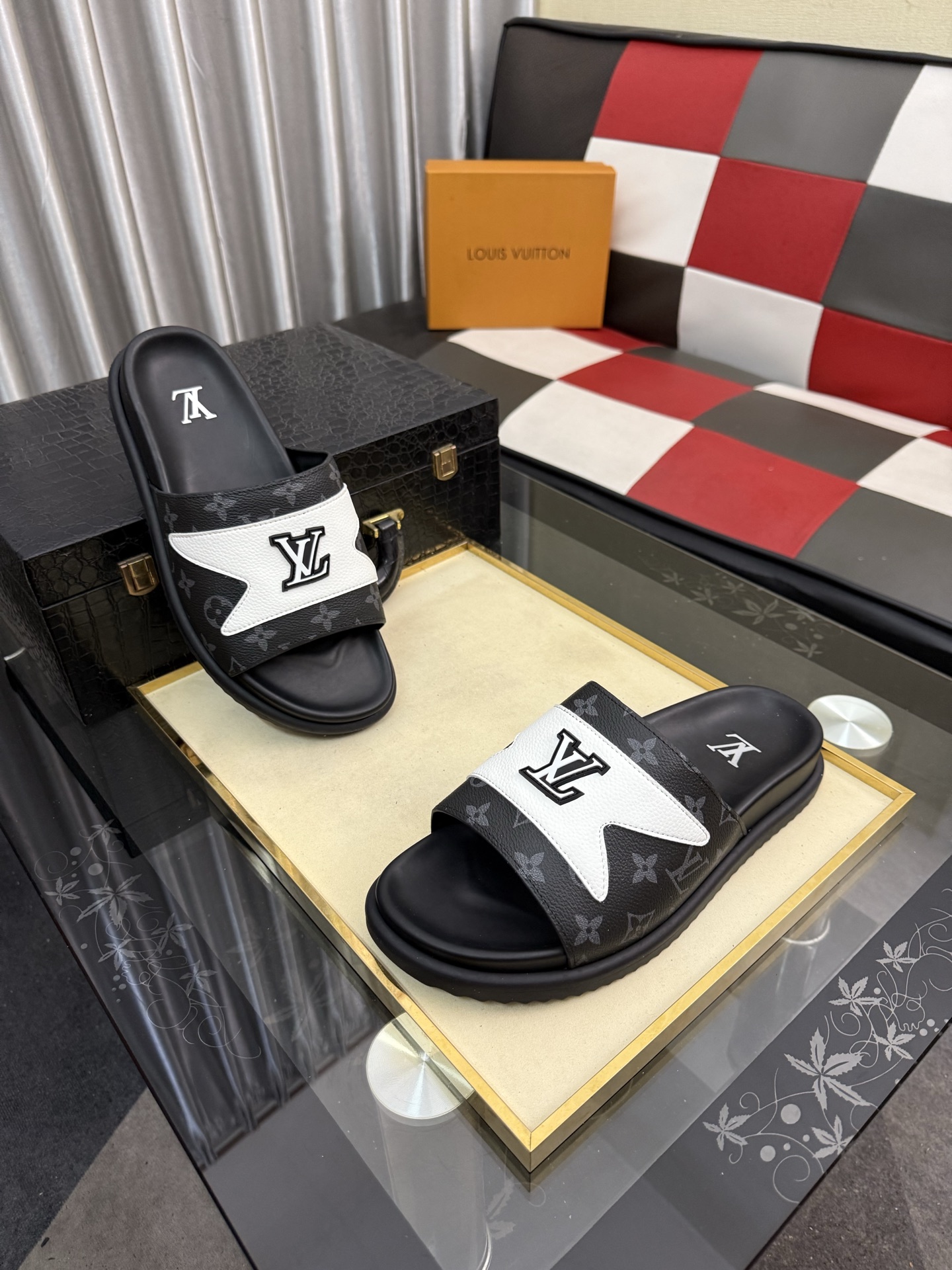 LV A貨 男款 Logo拼接拖鞋 黑白撞色潮流休閒款