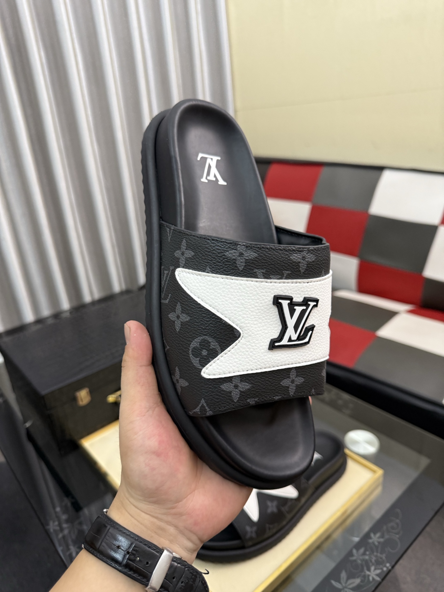 LV A貨 男款 Logo拼接拖鞋 黑白撞色潮流休閒款