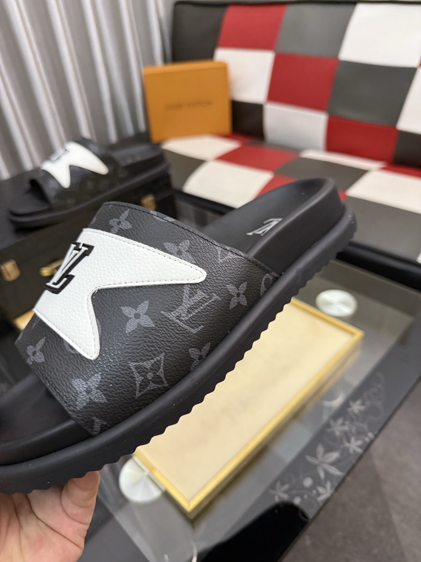 LV A貨 男款 Logo拼接拖鞋 黑白撞色潮流休閒款