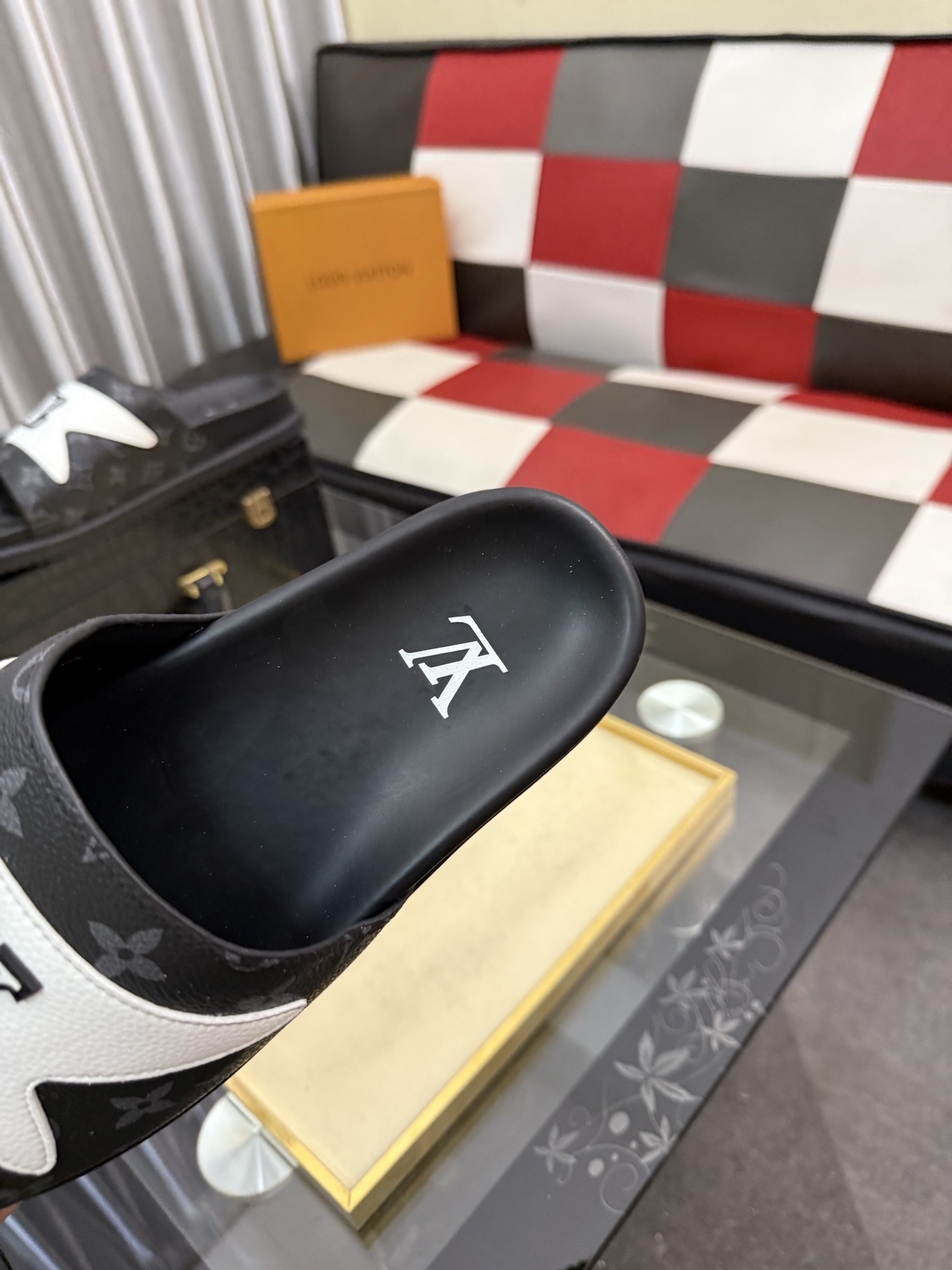 LV A貨 男款 Logo拼接拖鞋 黑白撞色潮流休閒款