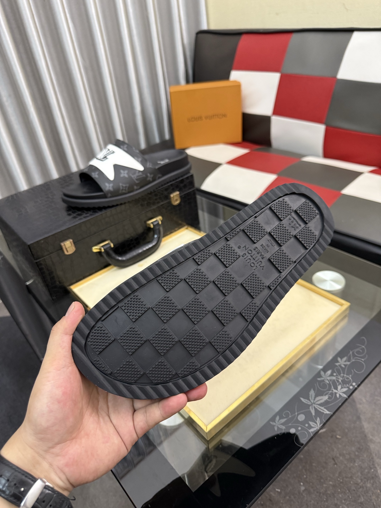LV A貨 男款 Logo拼接拖鞋 黑白撞色潮流休閒款
