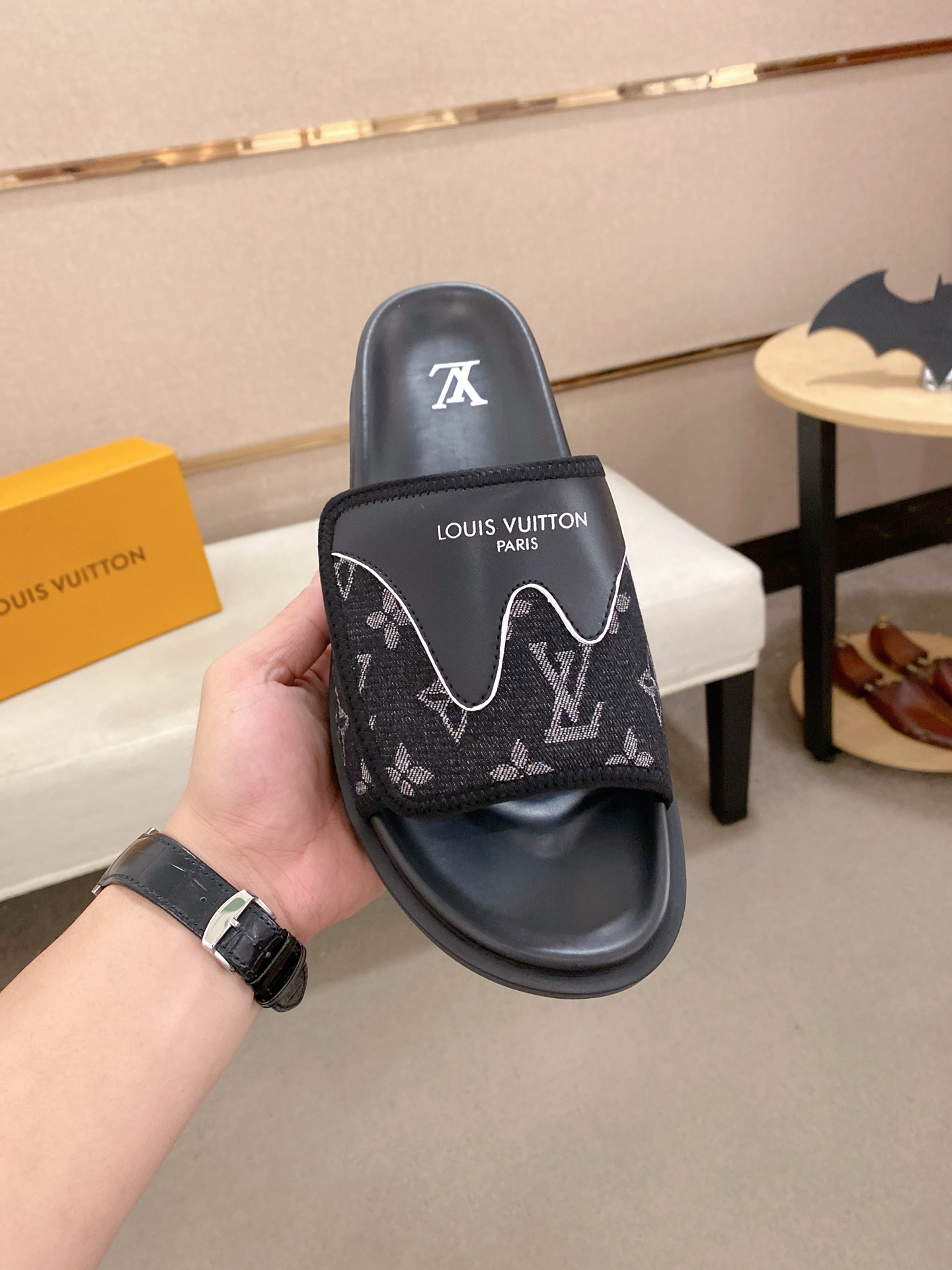 LV A貨 男款 Monogram拖鞋 黑色簡約拉鍊休閒款