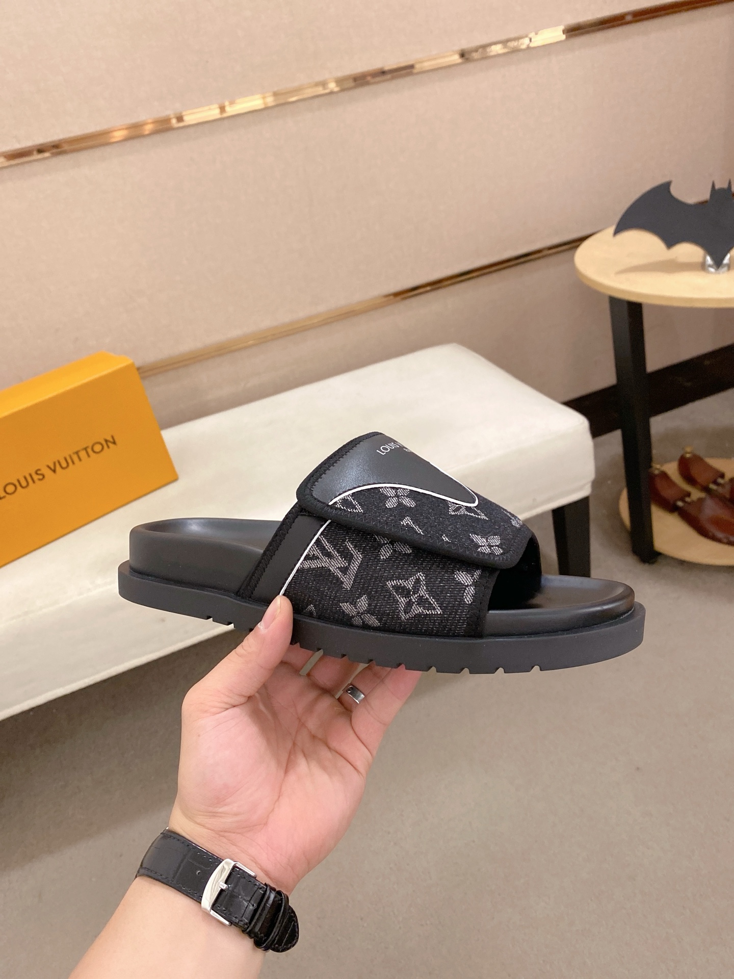 LV A貨 男款 Monogram拖鞋 黑色簡約拉鍊休閒款
