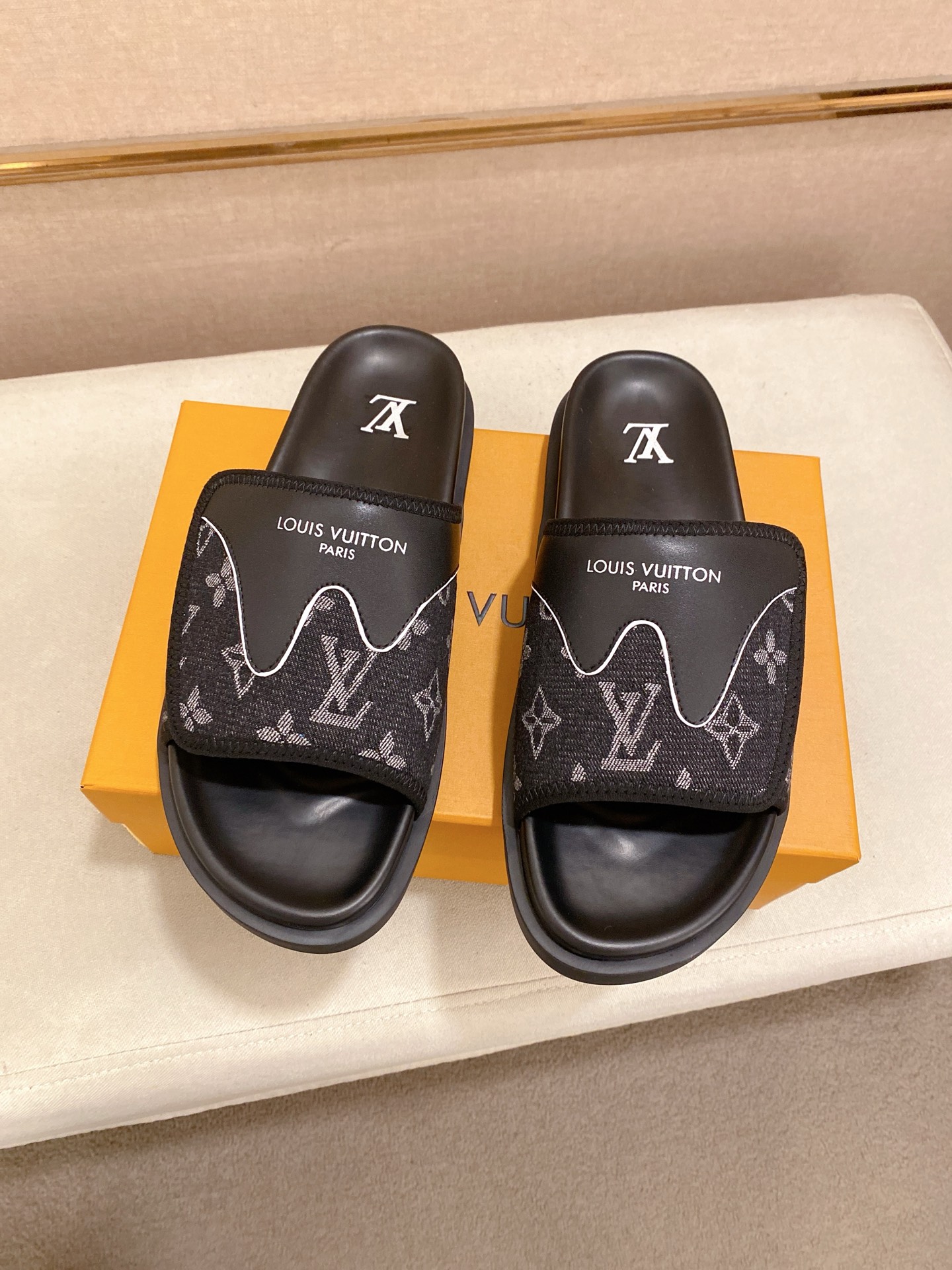 LV A貨 男款 Monogram拖鞋 黑色簡約拉鍊休閒款