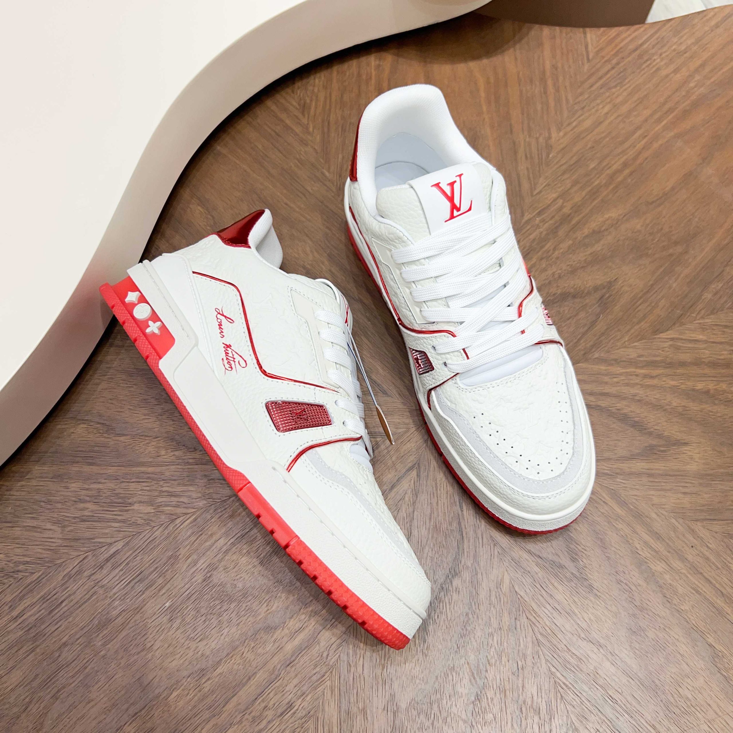 LV一比一 Trainer Monogram白紅撞色精品潮流休閒運動鞋| 9 LV一比一 Trainer Monogram白紅撞色精品潮流休閒運動鞋